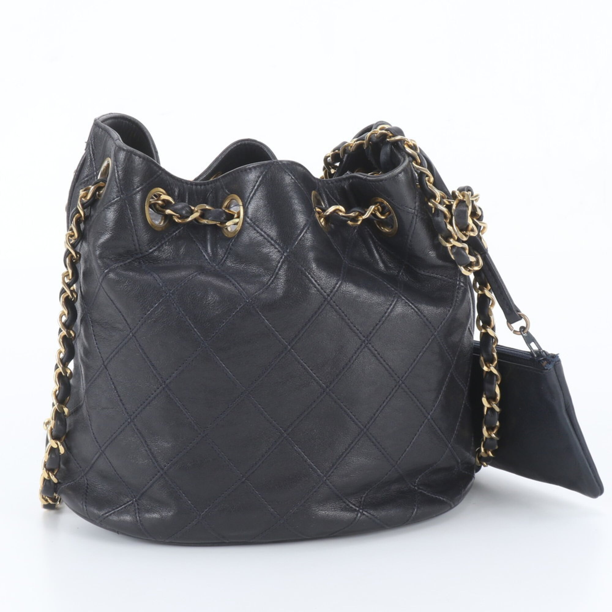Chanel Black Leather Shoulder Bag (Pre-Owned)