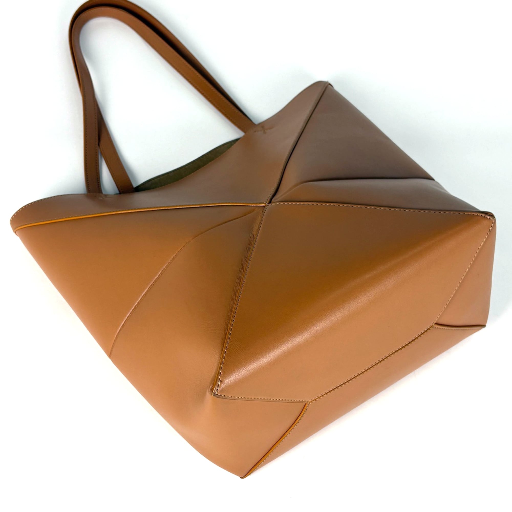 Loewe Leather Tote Bag (Pre-Owned)