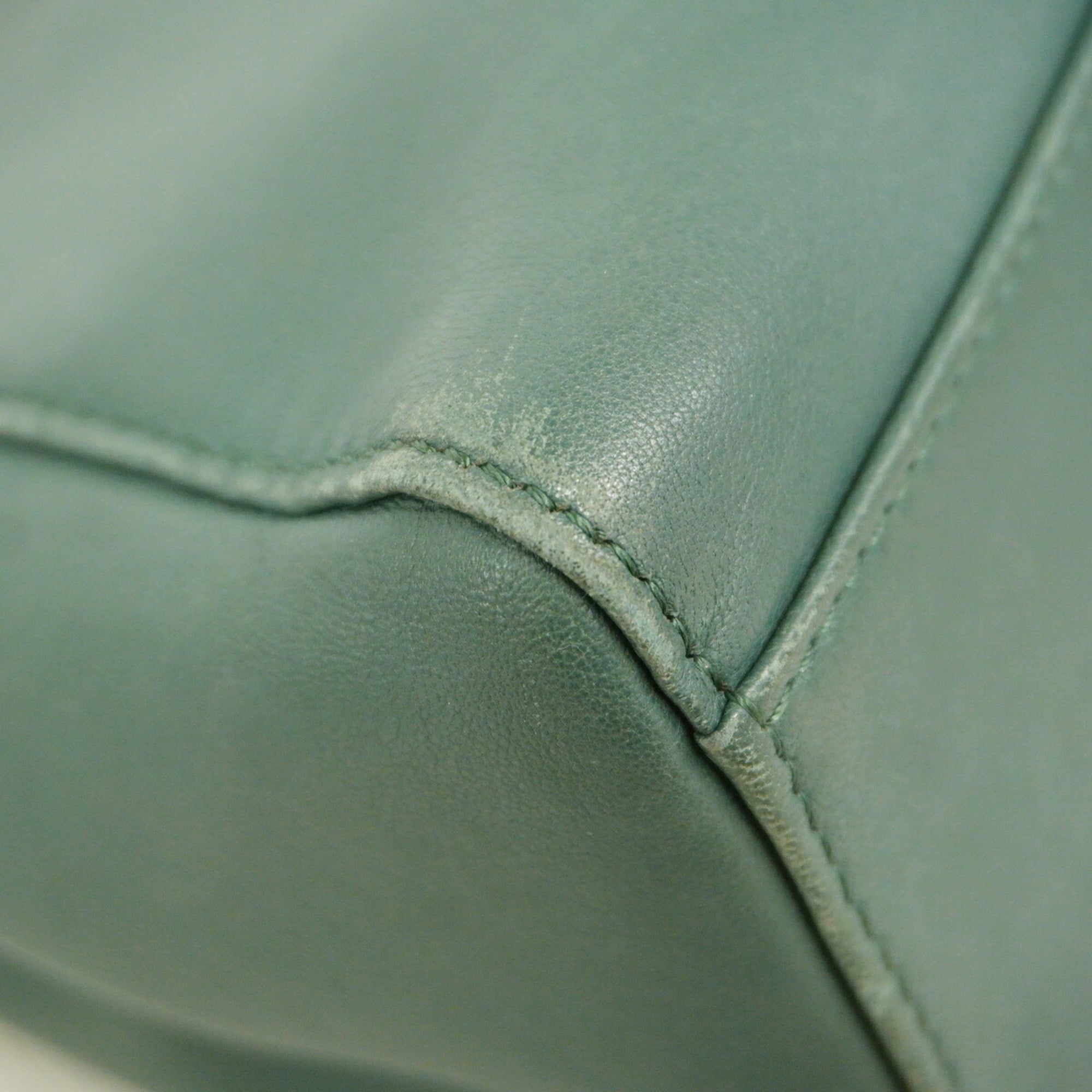Fendi Moss Green Leather Handbag (Pre-Owned)
