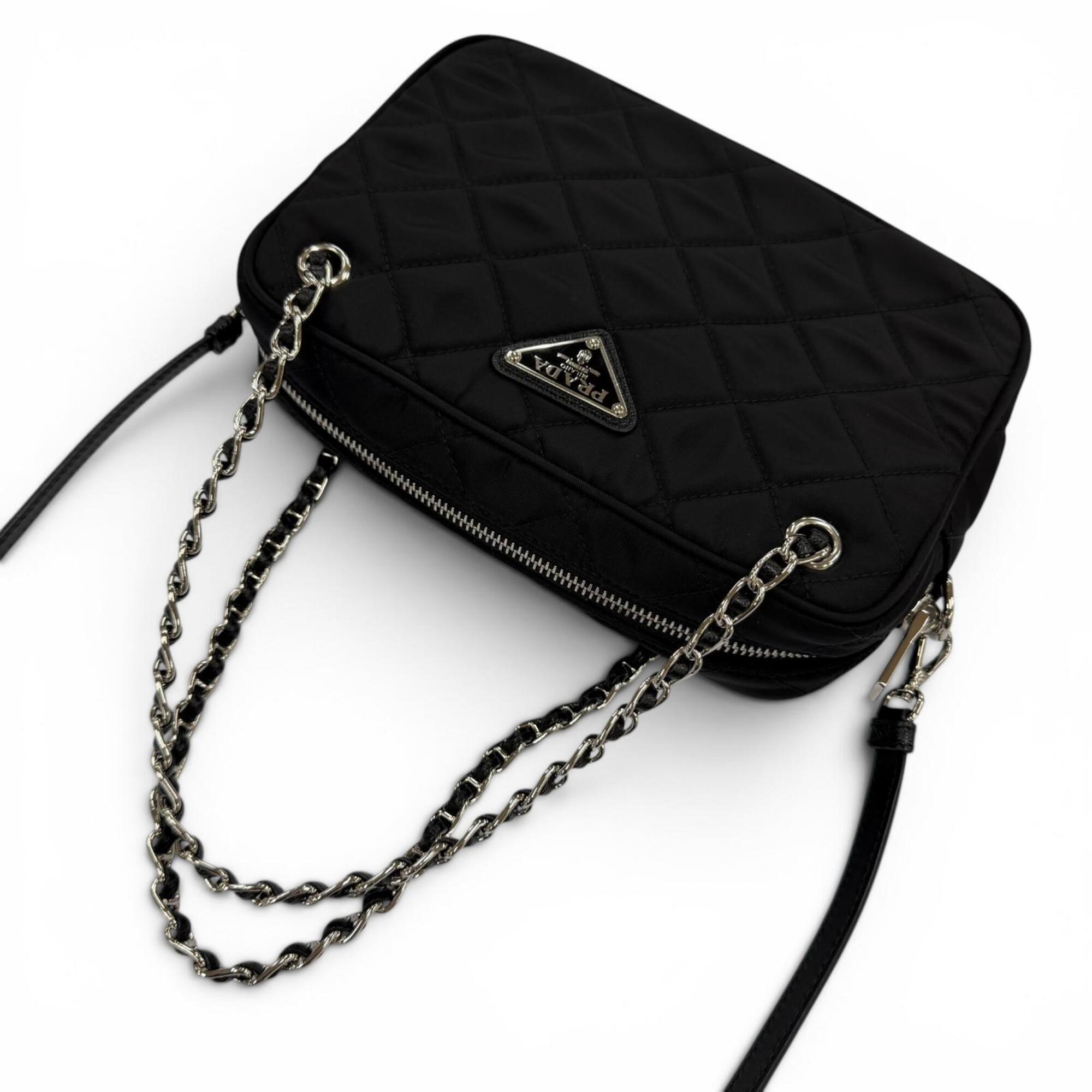 Prada Black Leather Handbag Shoulder Bag (Pre-Owned)