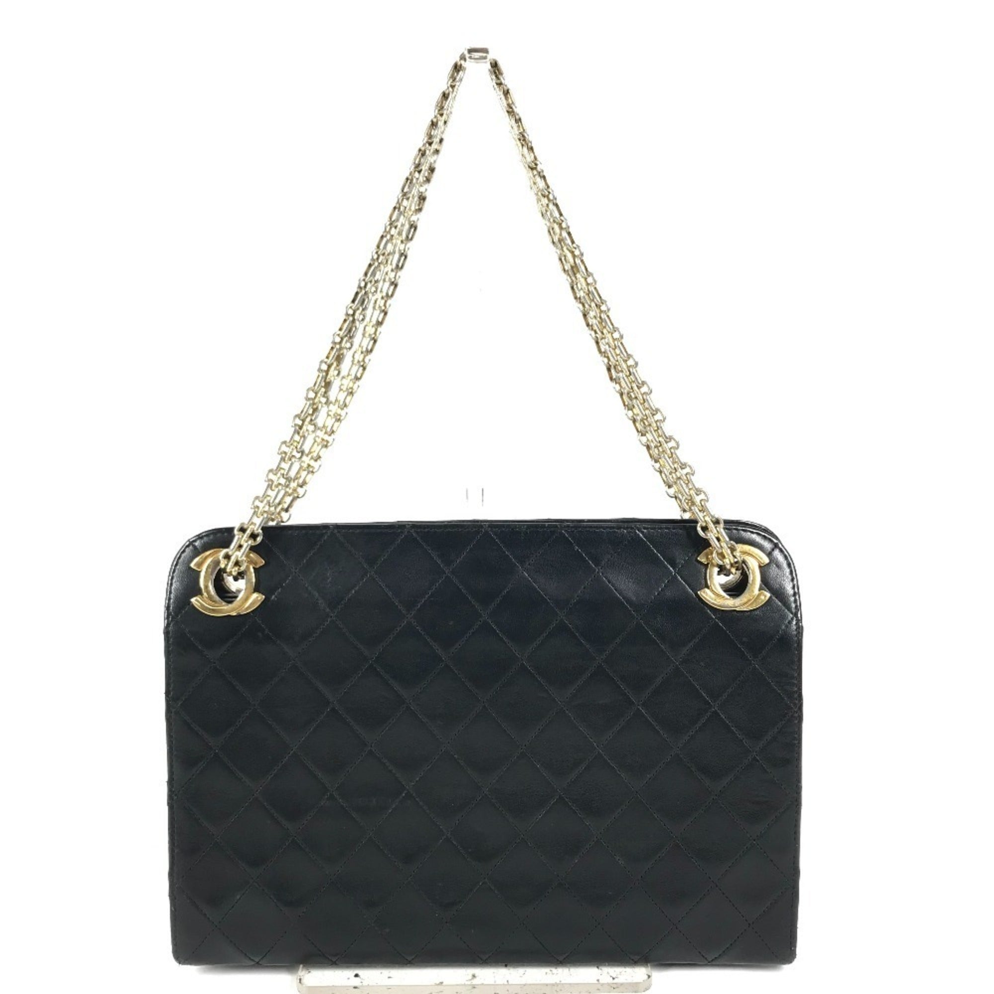 Chanel Matelasse Black Leather Shoulder Bag (Pre-Owned)