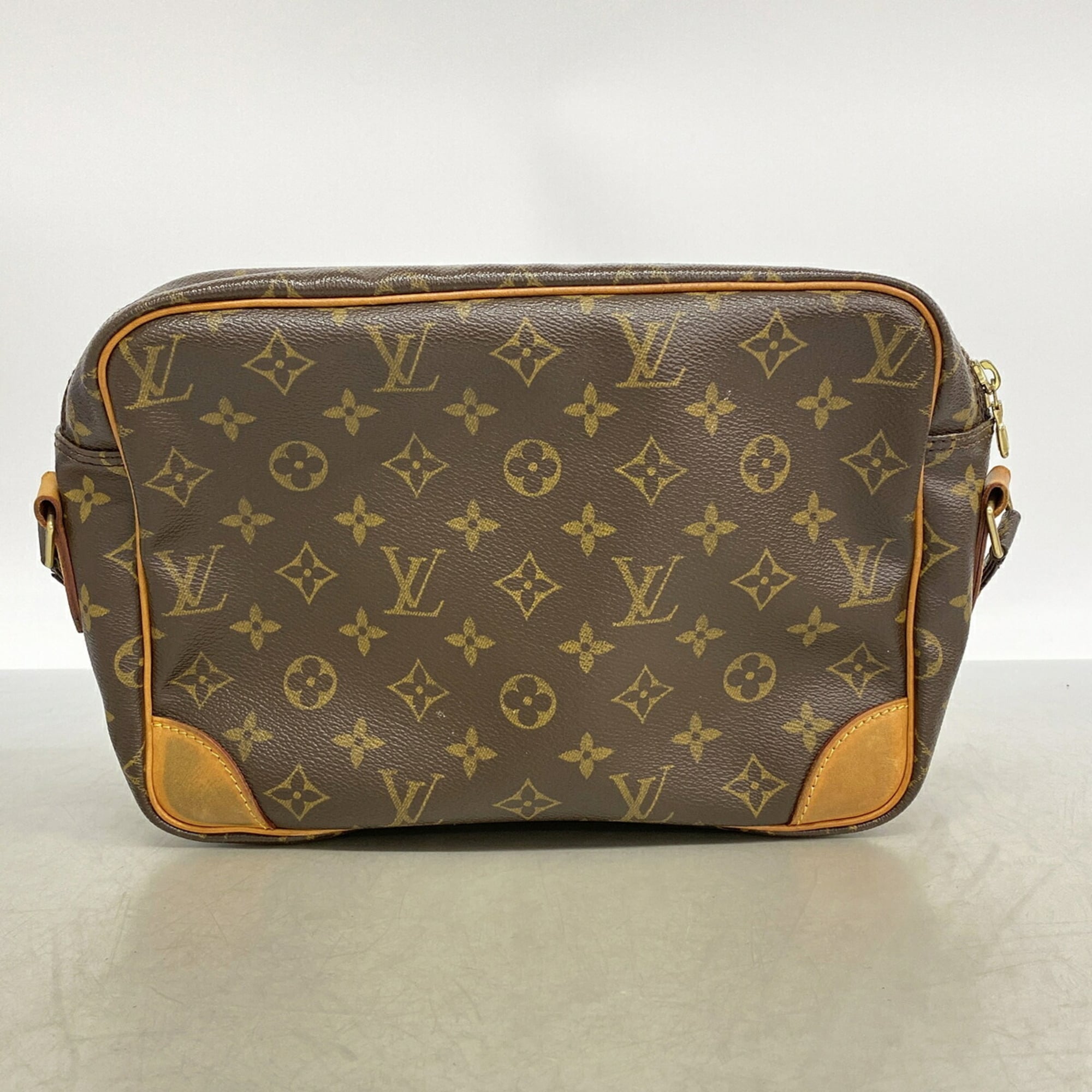 Louis Vuitton Brown Shoulder Bag (Pre-Owned)