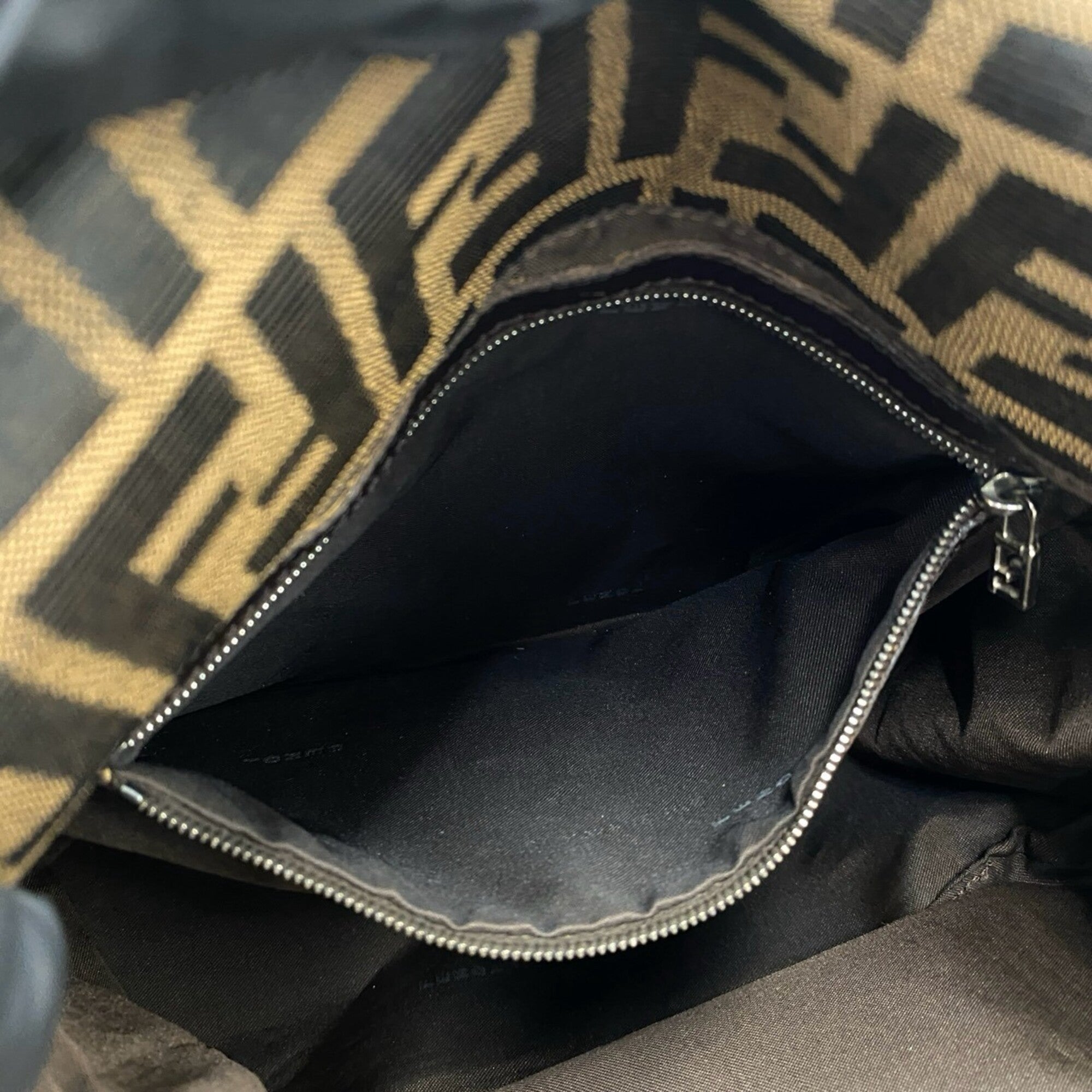 Fendi Black Brown Canvas Leather Handbag Shoulder Bag (Pre-Owned)