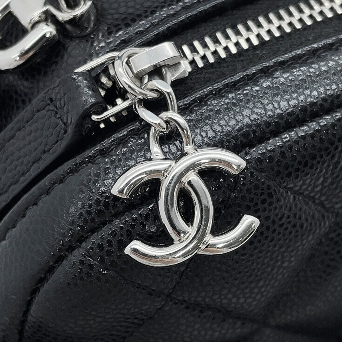 Chanel Matelasse Black Grained Calfskin Backpack Handbag Shoulder Bag (Pre-Owned)