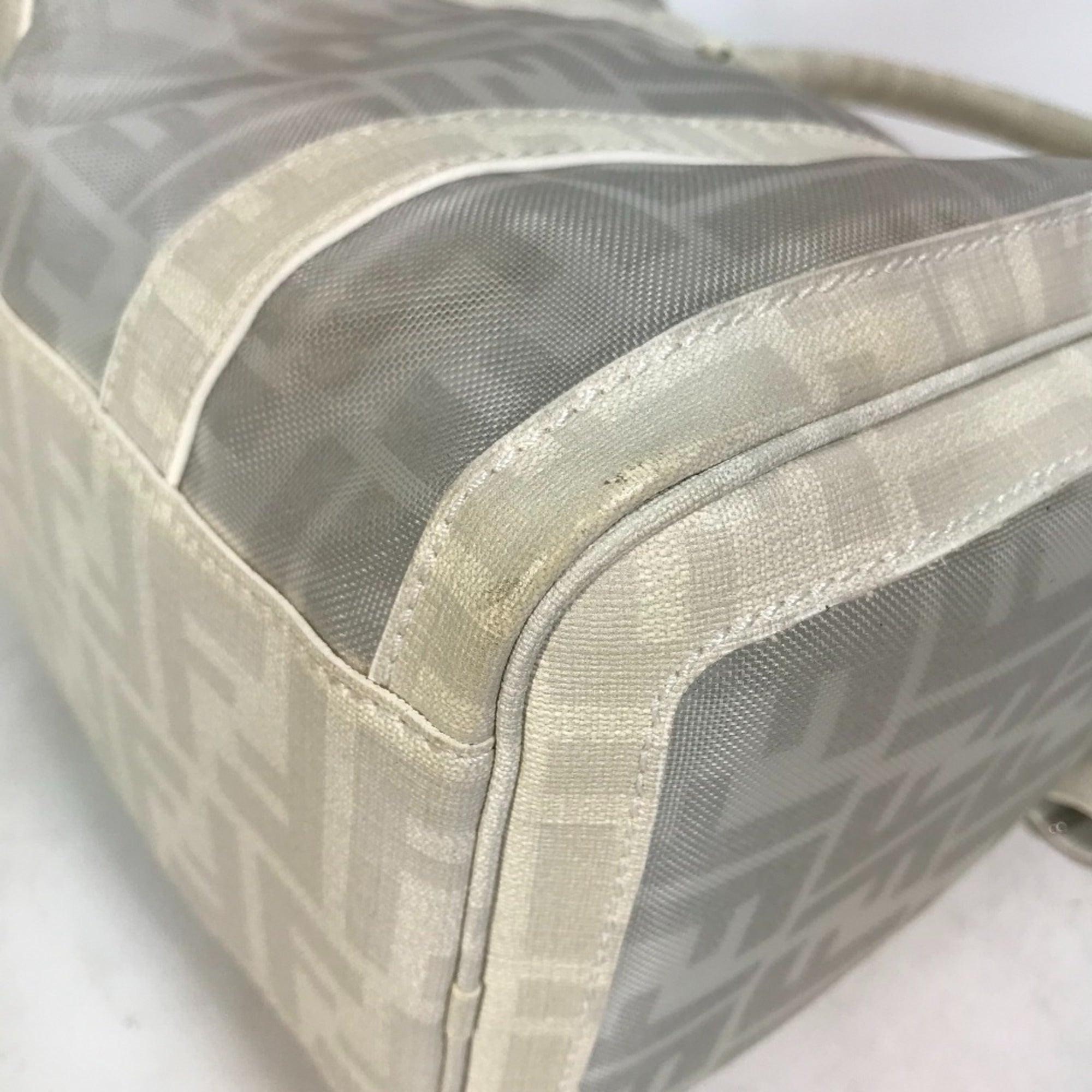 Fendi White Leather Boston Bag (Pre-Owned)