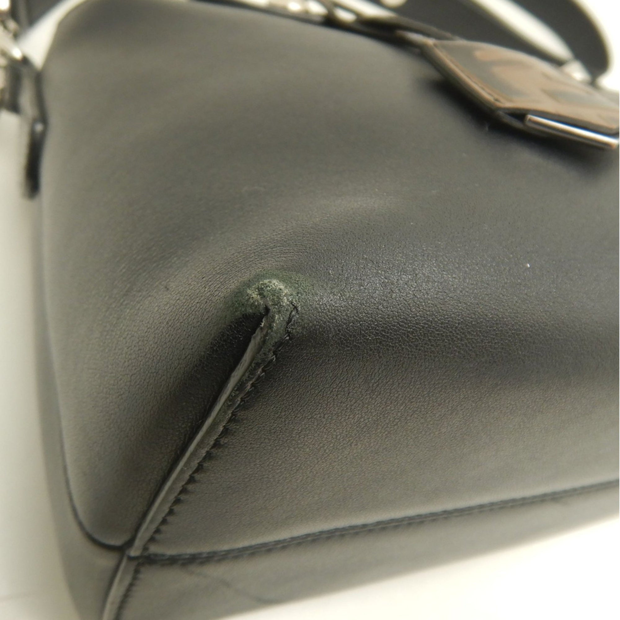 Fendi Black Leather Handbag (Pre-Owned)