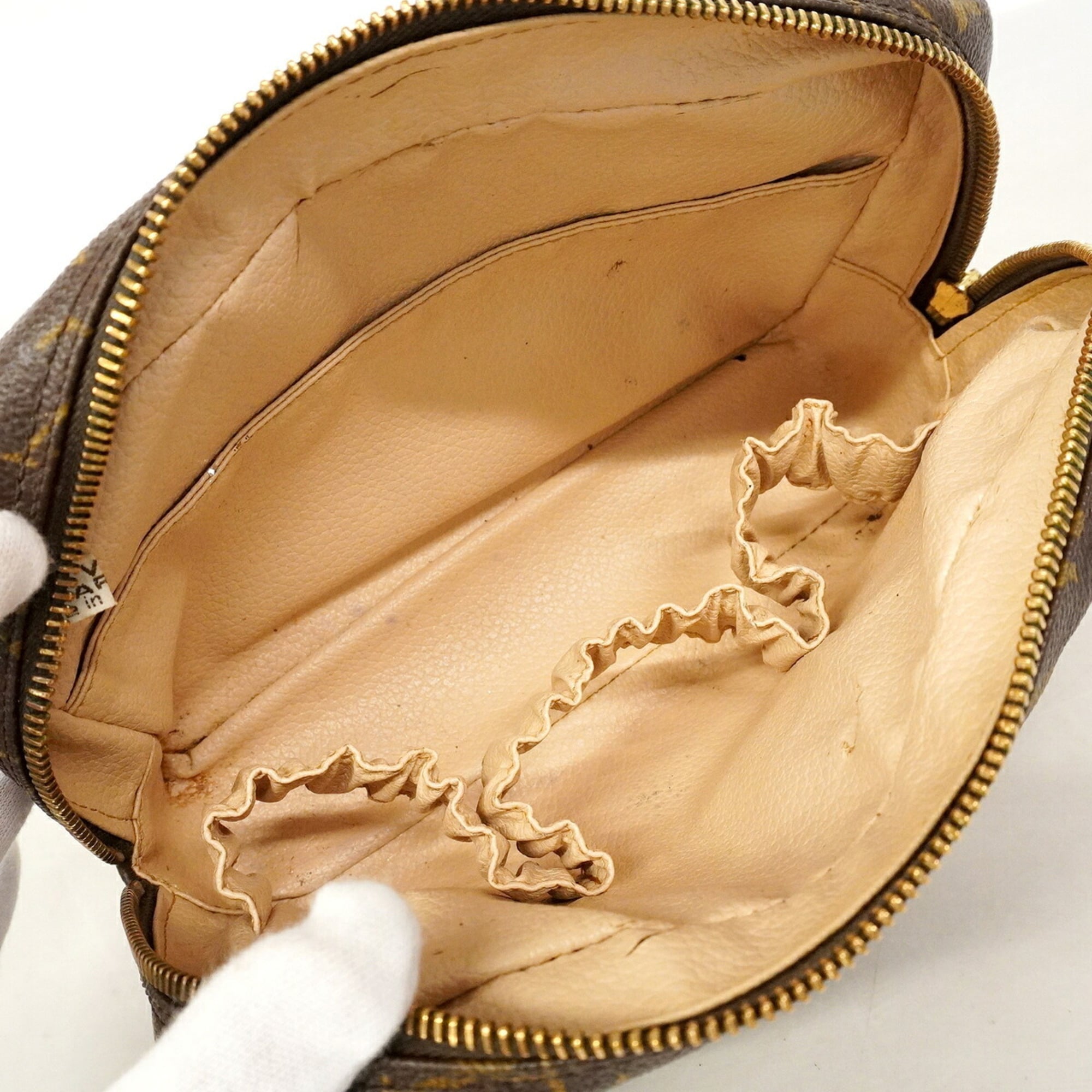 Louis Vuitton Brown Pouch (Pre-Owned)