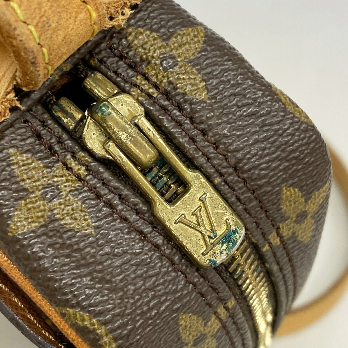 Louis Vuitton Brown Shoulder Bag (Pre-Owned)