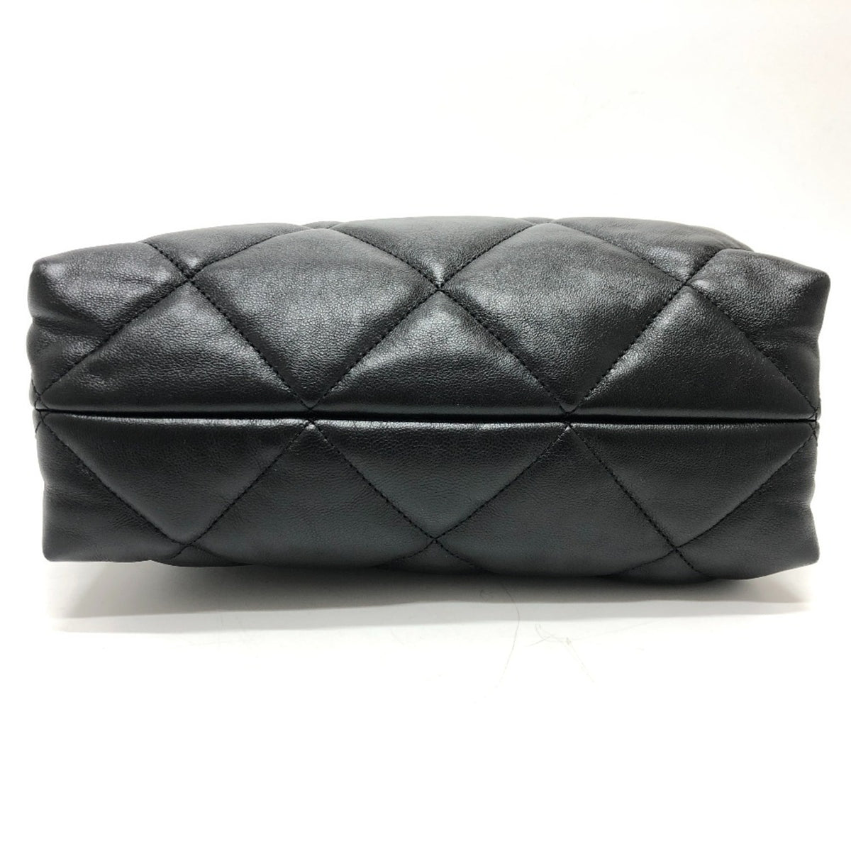Chanel Black Leather Shoulder Bag (Pre-Owned)