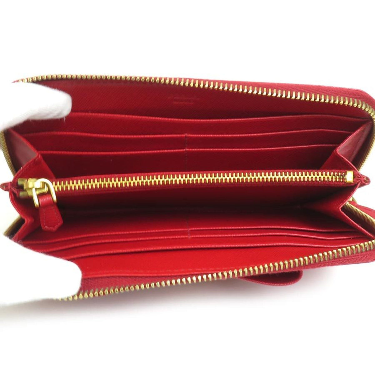 Prada Red Color Leather Long Wallet (Bi-Fold) (Pre-Owned)