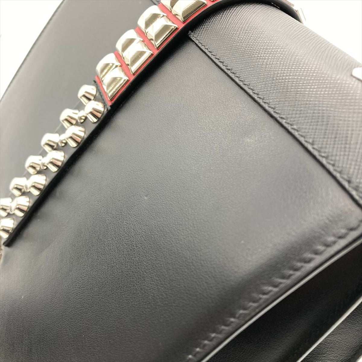 Prada Black Leather Shoulder Bag (Pre-Owned)