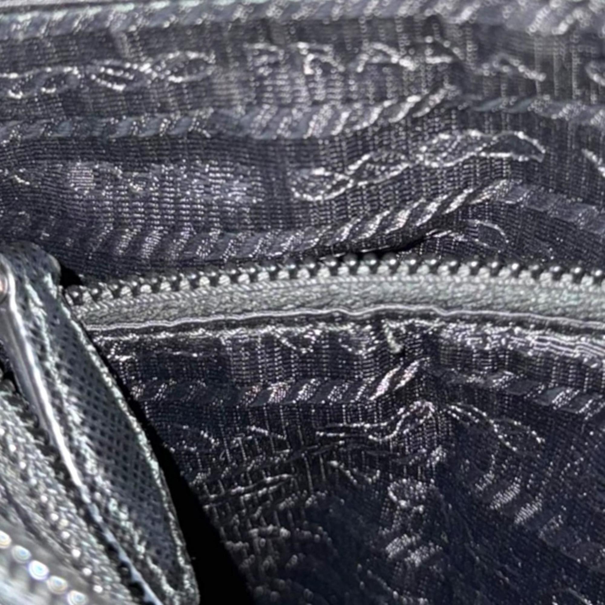 Prada Black Nylon Handbag (Pre-Owned)