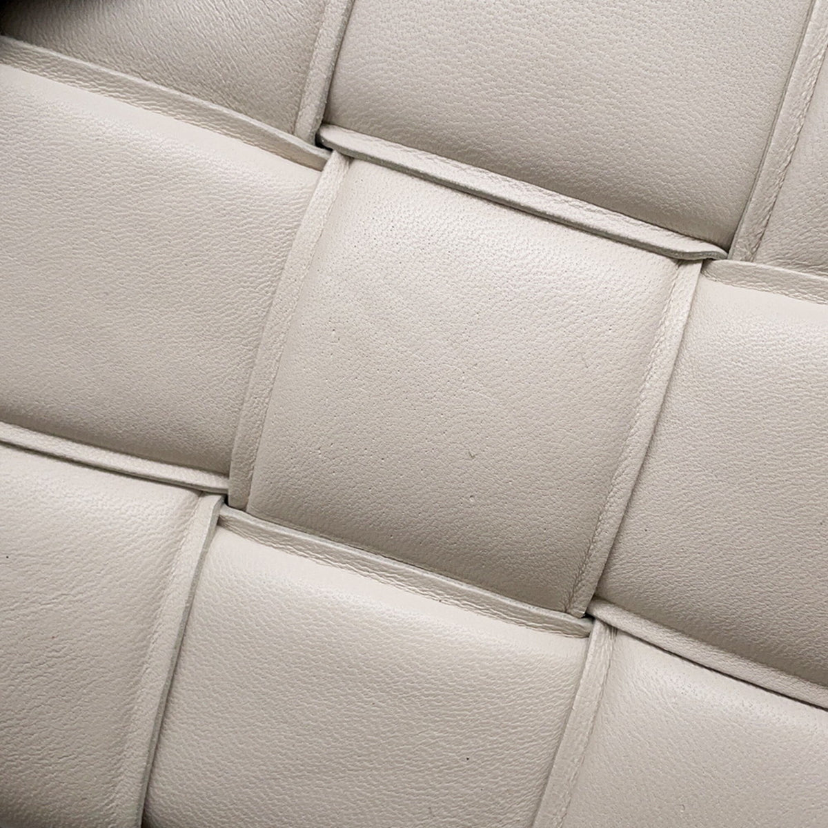 Bottega Veneta White Leather Handbag Shoulder Bag (Pre-Owned)