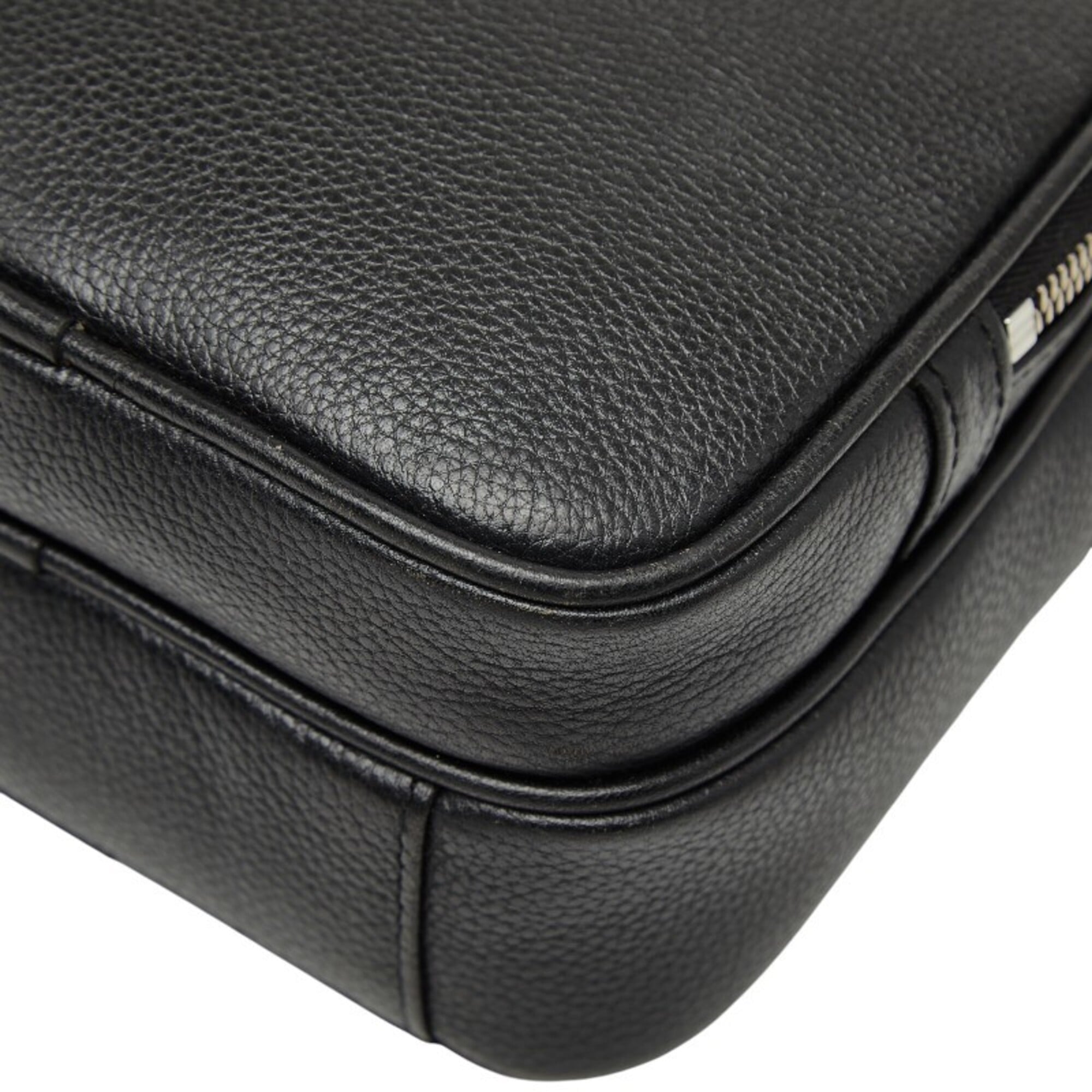 Burberry Black Leather Shoulder Bag (Pre-Owned)