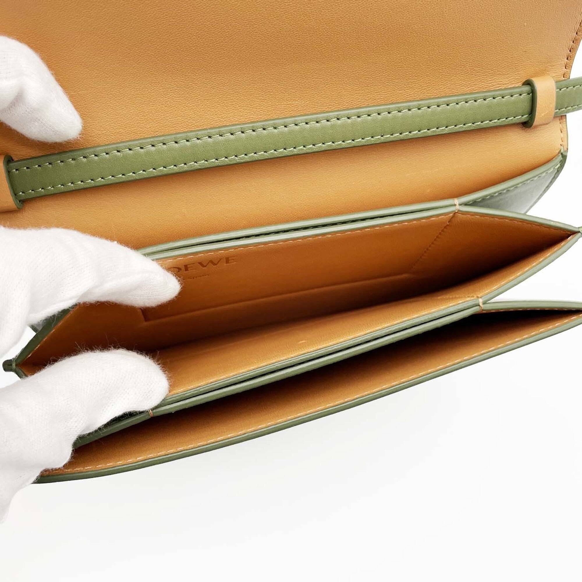 Loewe Gold Green Leather Shoulder Bag (Pre-Owned)