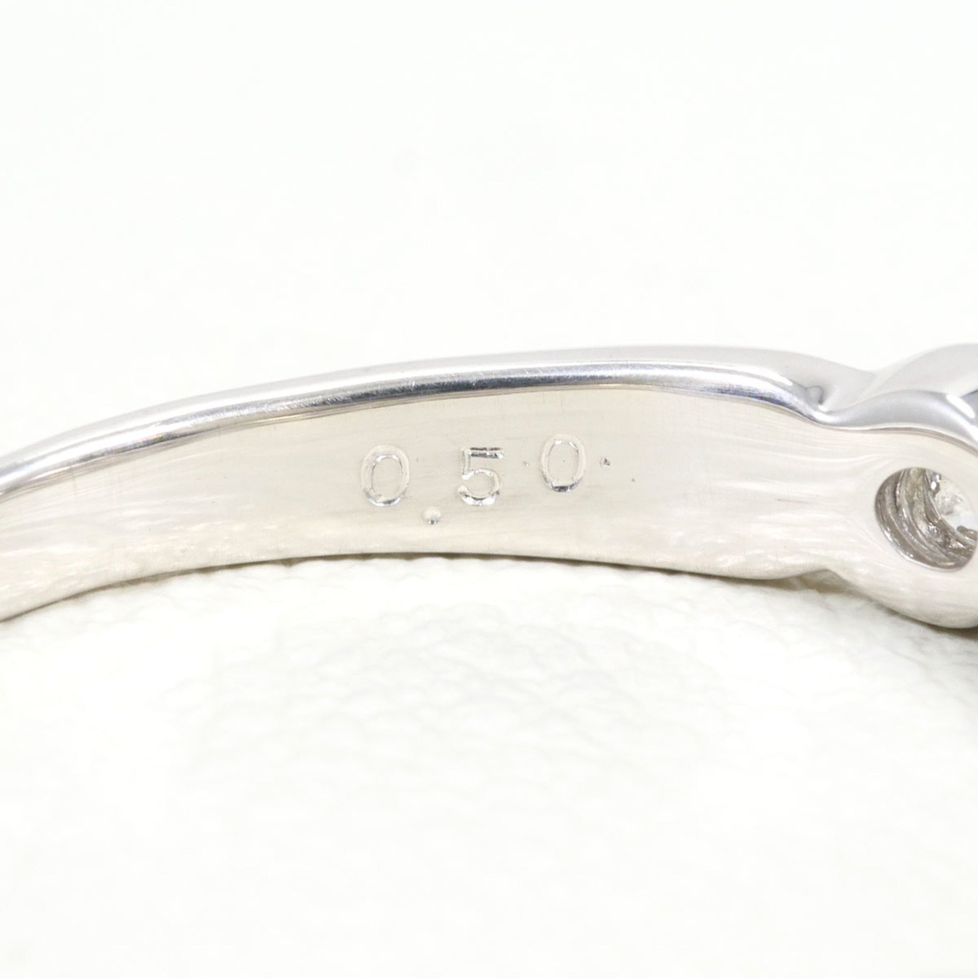 Unbranded White Gold White Gold (18K) Band Ring (Pre-Owned)