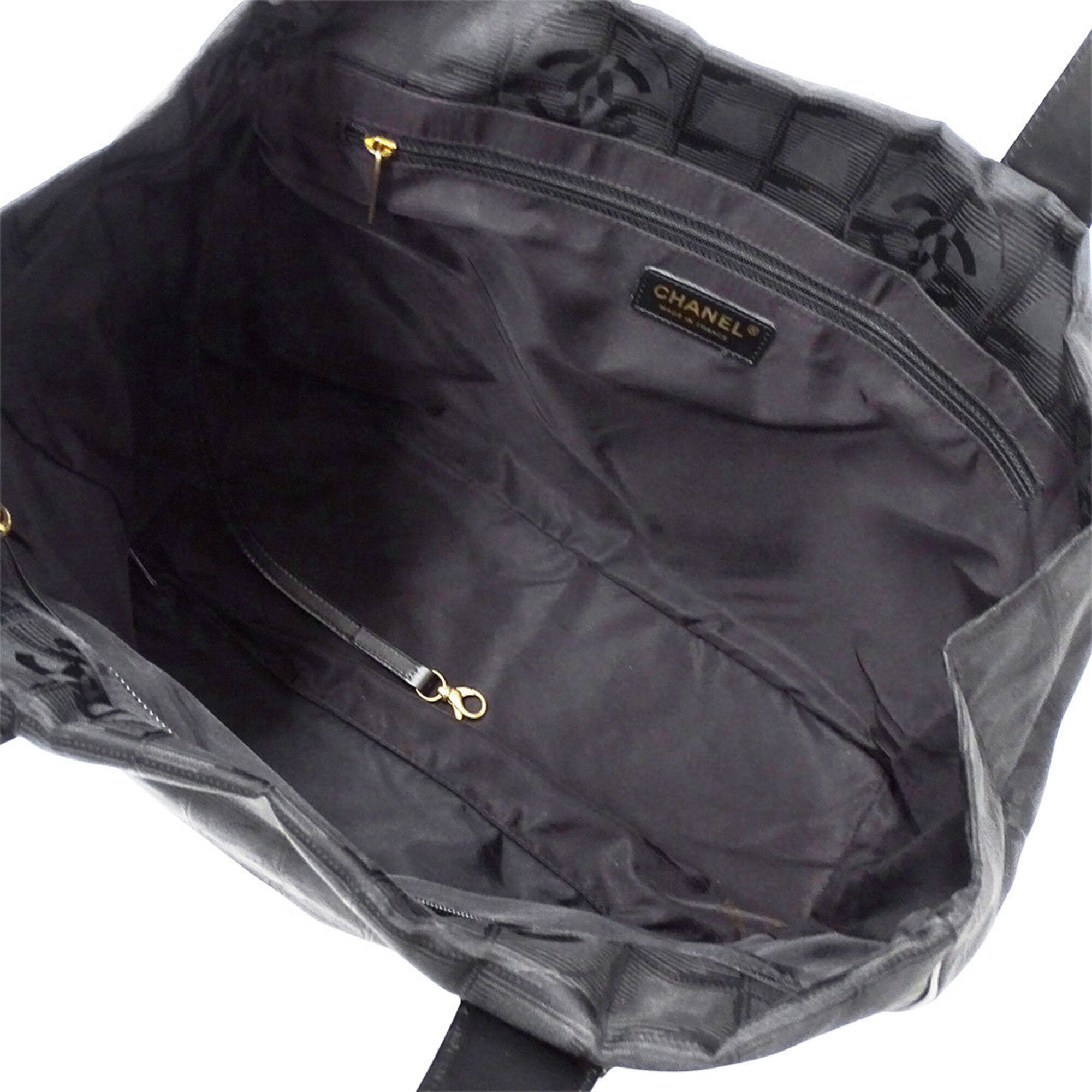 Chanel Black Nylon Handbag Tote Bag (Pre-Owned)