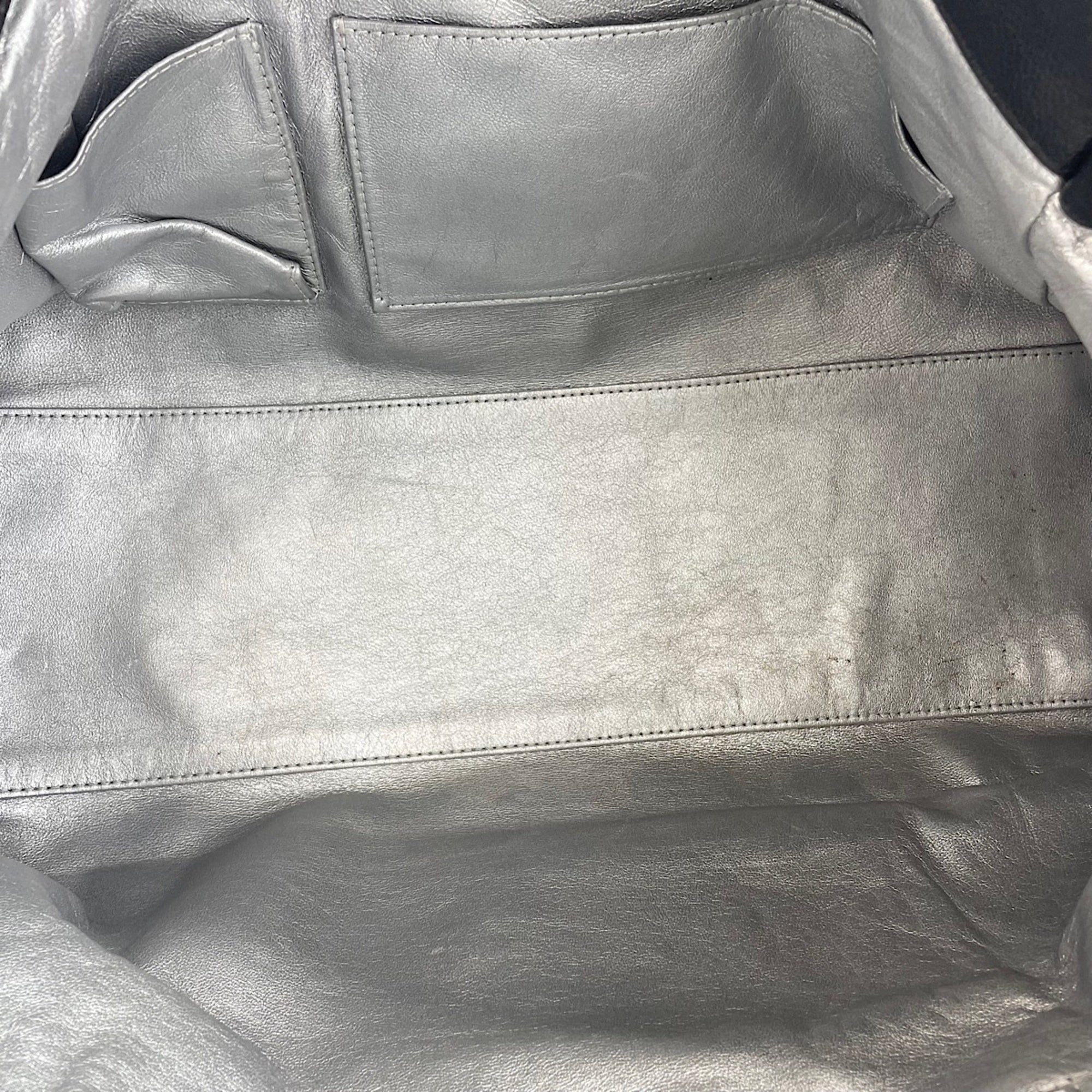 Chanel Black Shoulder Bag (Pre-Owned)