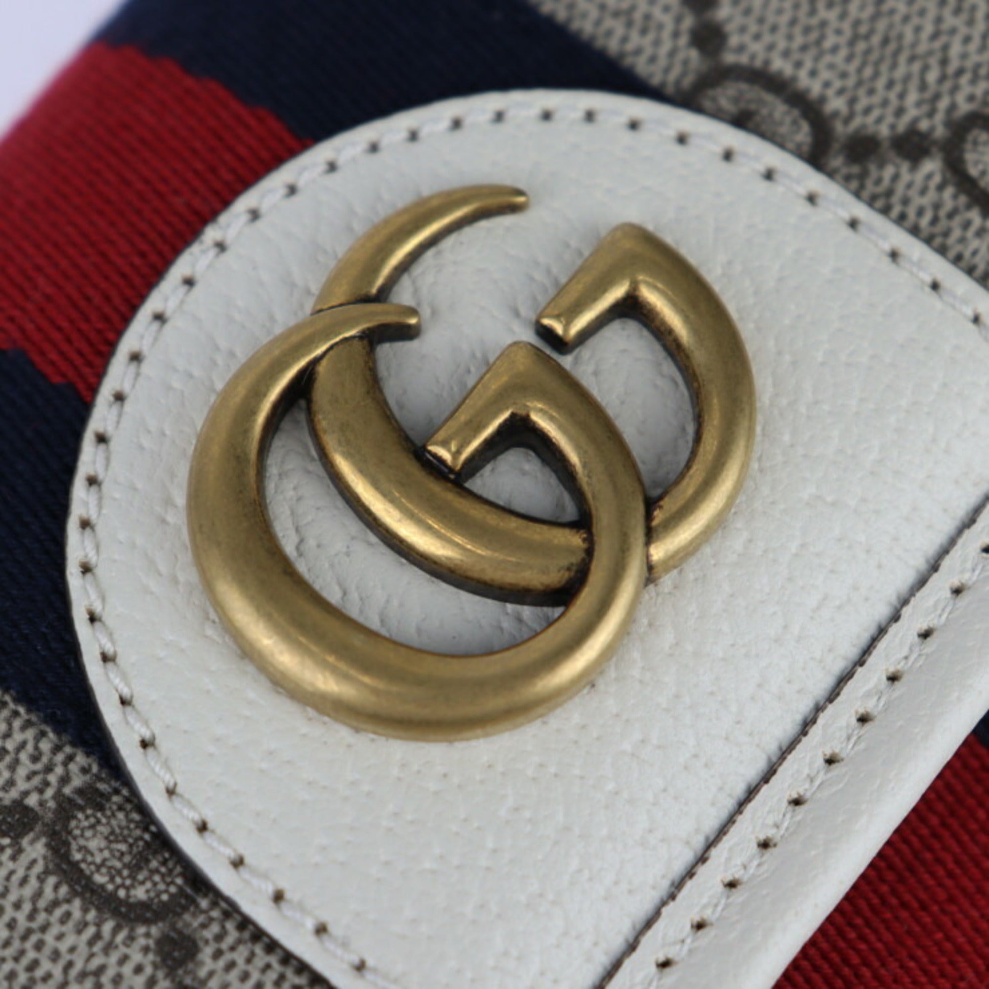 Gucci Beige White Gg Supreme Leather Fanny Pack (Pre-Owned)