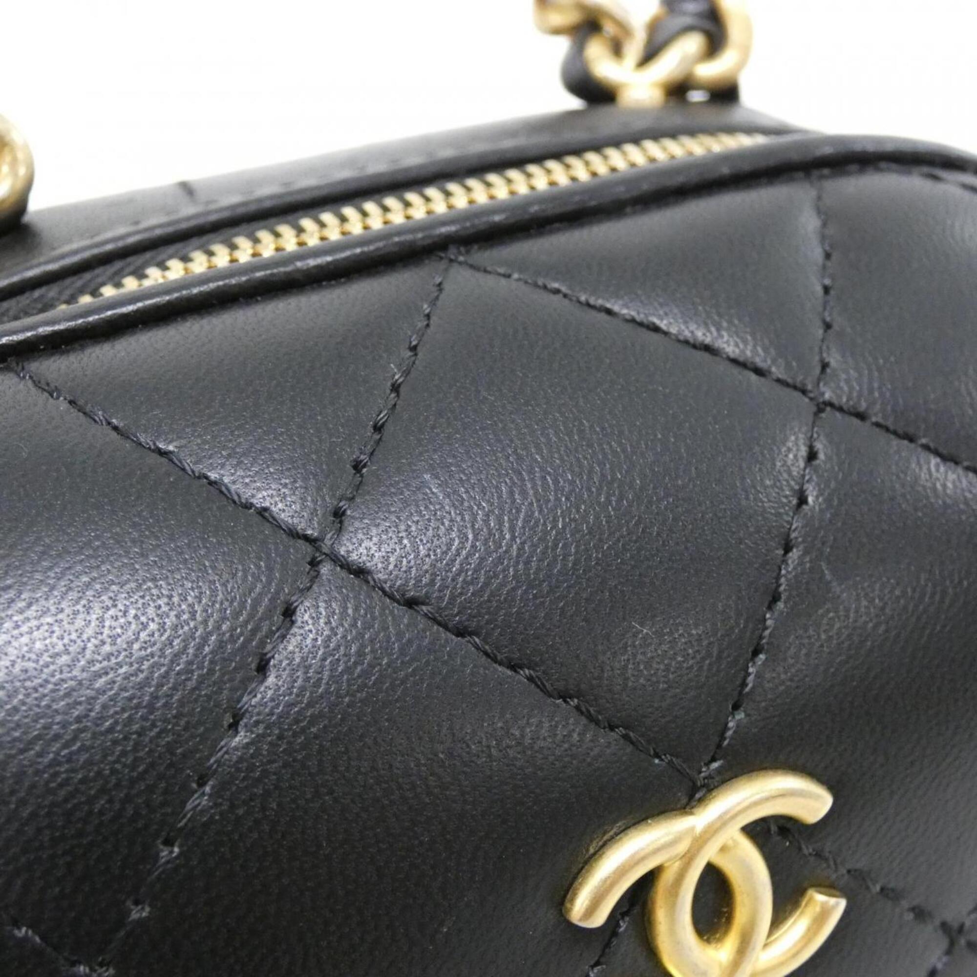 Chanel Black Leather Handbag (Pre-Owned)