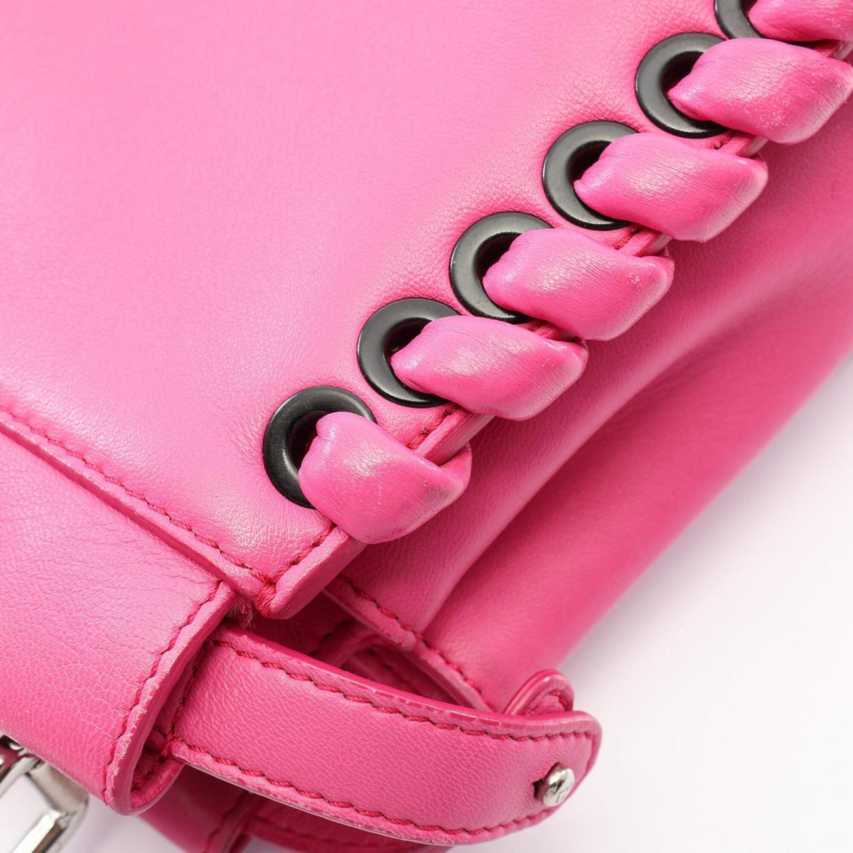 Fendi Pink Leather Handbag (Pre-Owned)
