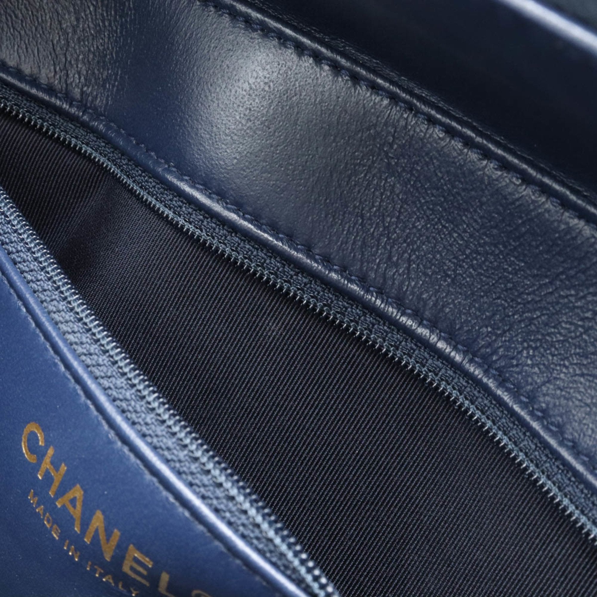 Chanel Navy Caviar Leather Handbag (Pre-Owned)