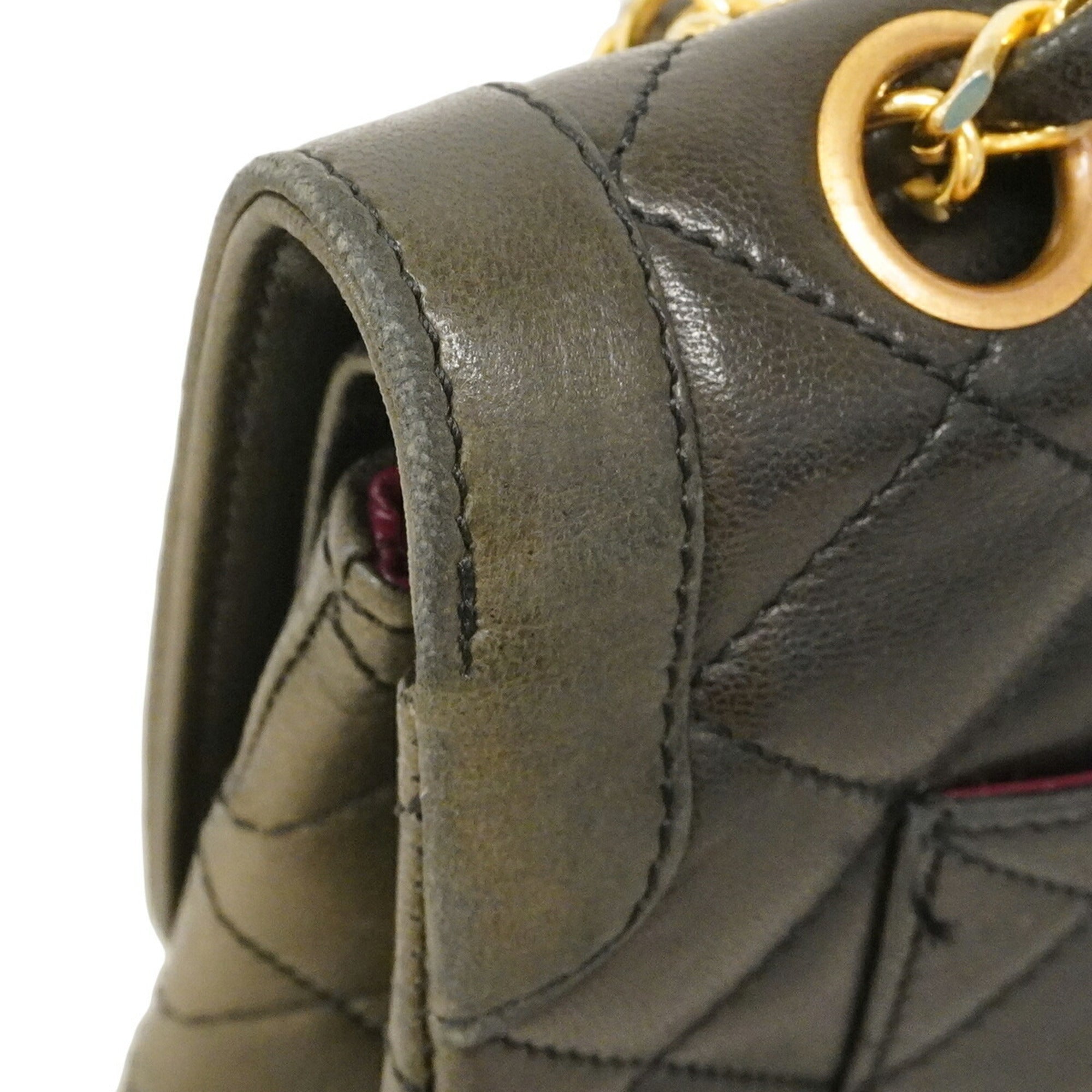 Chanel Black Leather Shoulder Bag (Pre-Owned)