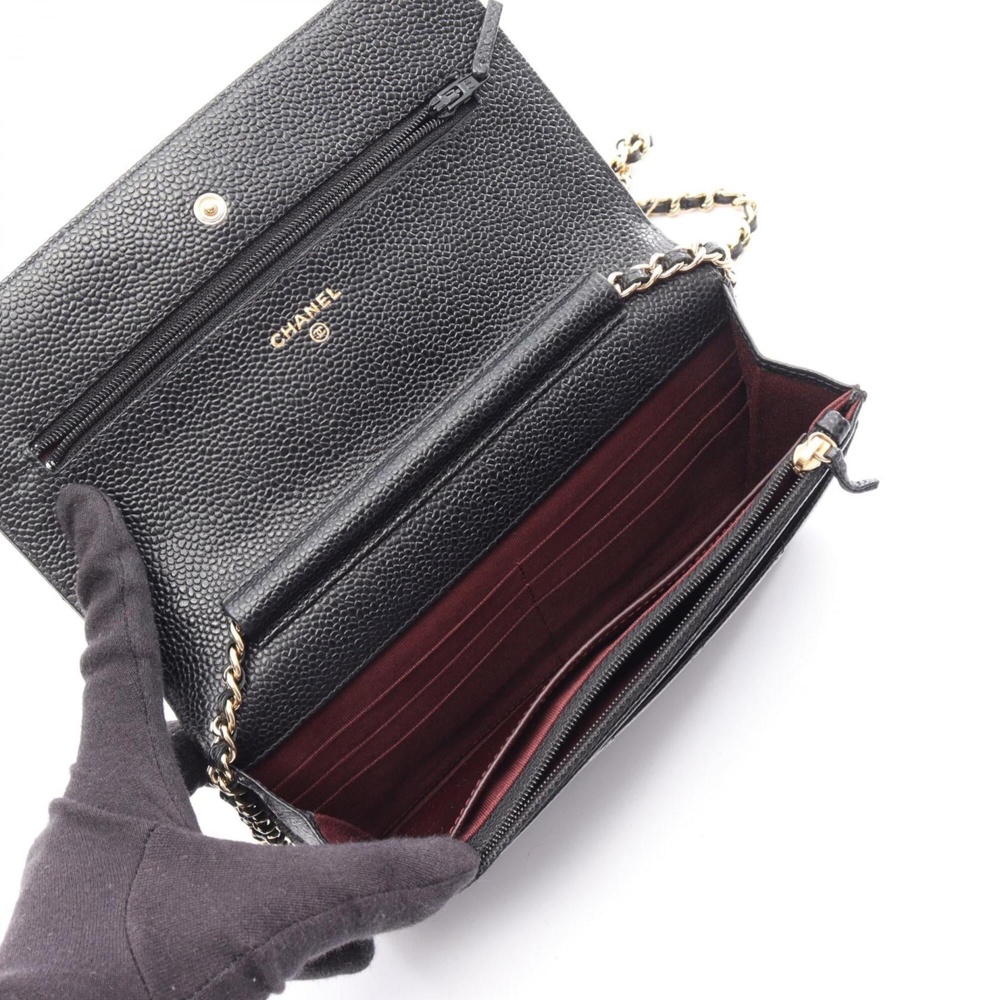Chanel Black Leather Handbag Shoulder Bag (Pre-Owned)