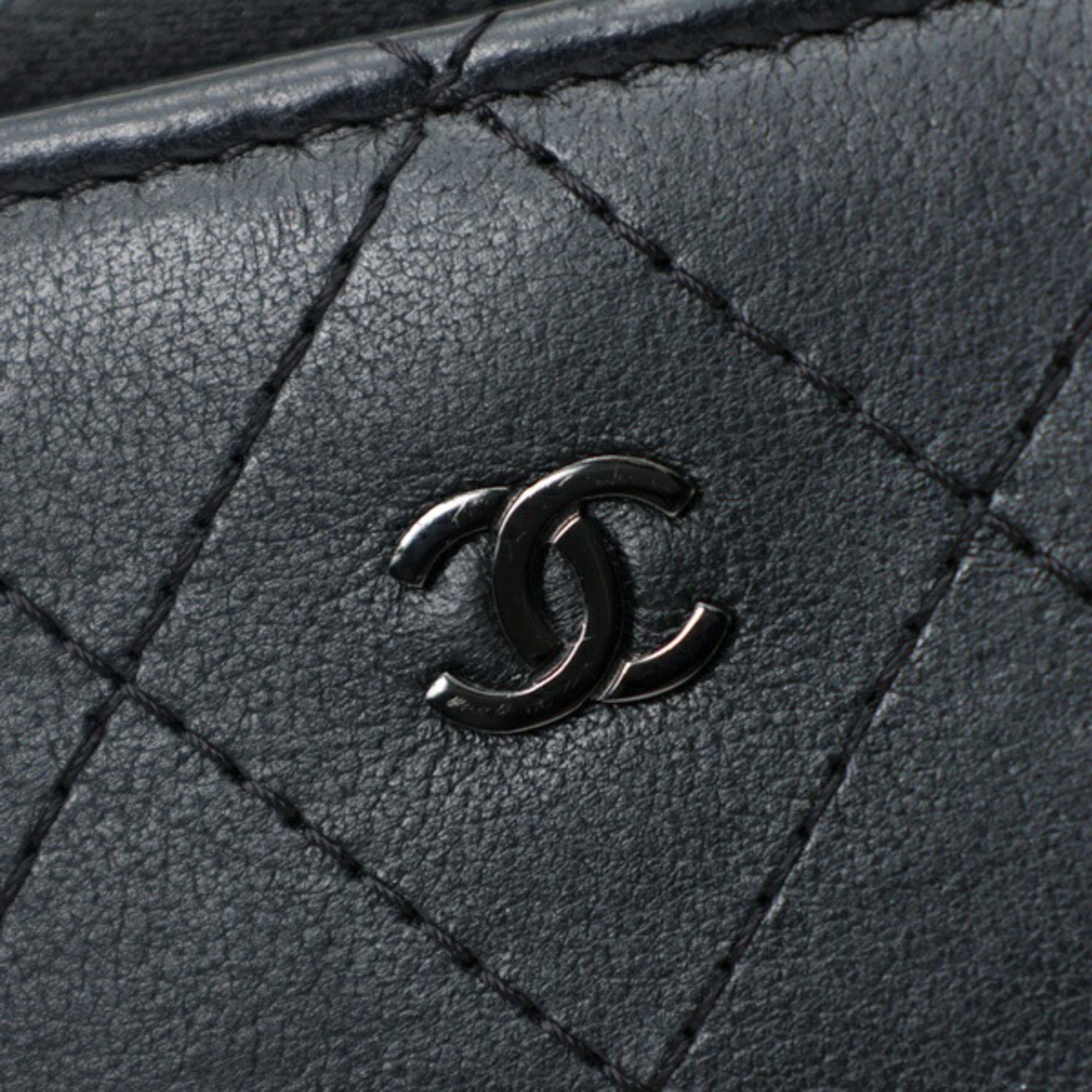 Chanel Black Leather Long Wallet (Bi-Fold) (Pre-Owned)