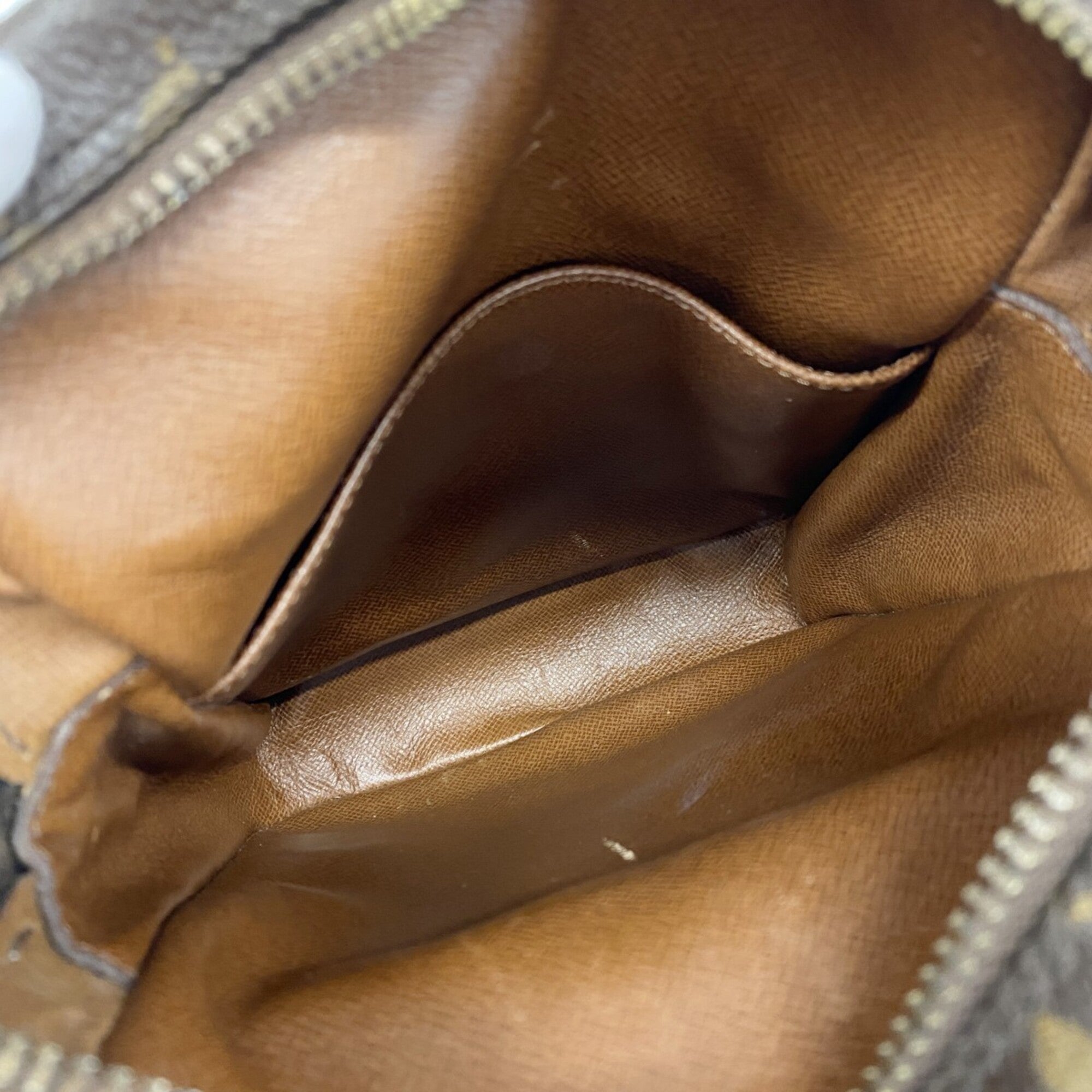 Louis Vuitton Brown Shoulder Bag (Pre-Owned)