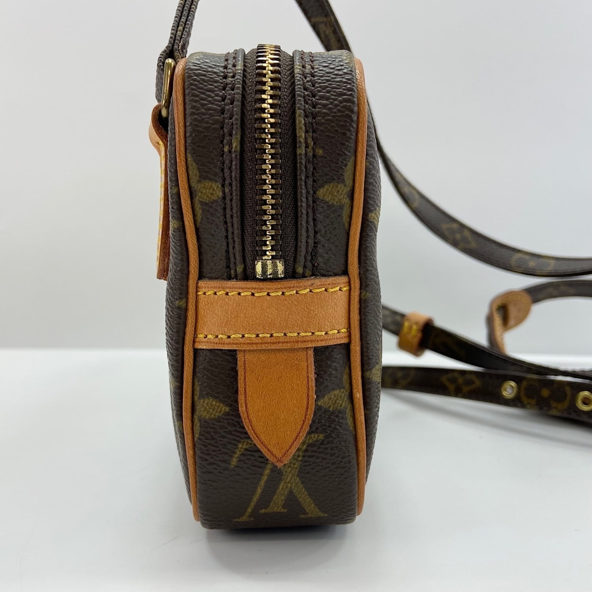 Louis Vuitton Brown Pochette Shoulder Bag (Pre-Owned)