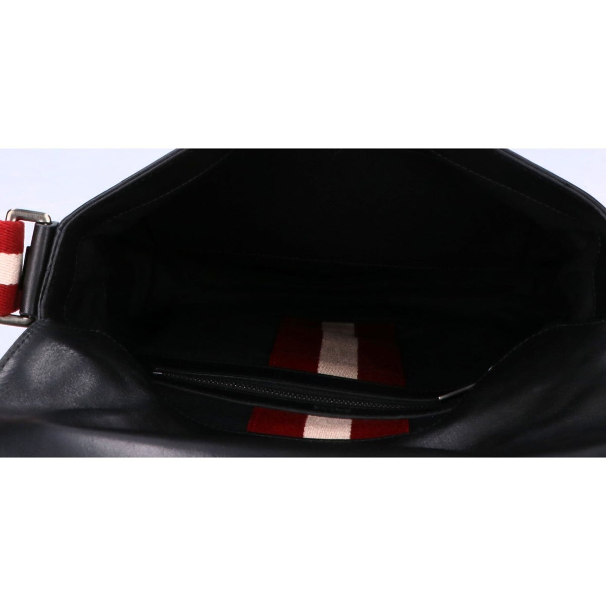 Bally Black Leather Shoulder Bag (Pre-Owned)