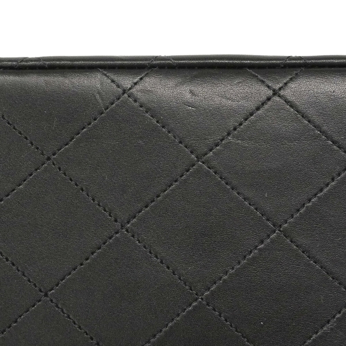 Chanel Black Leather Shoulder Bag (Pre-Owned)
