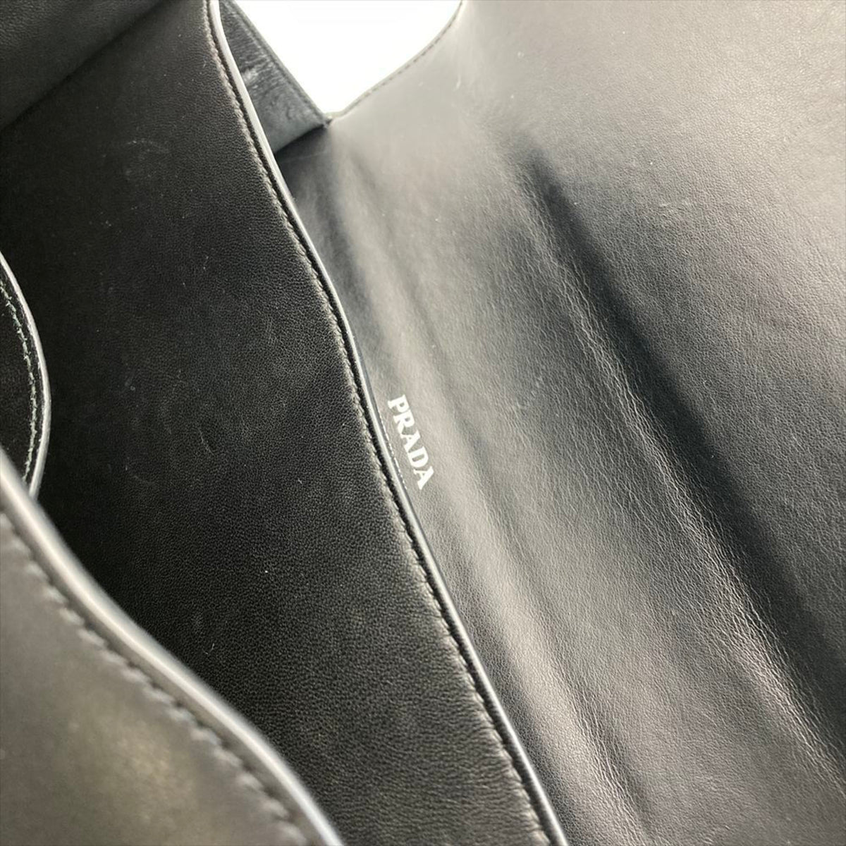 Prada Black Leather Shoulder Bag (Pre-Owned)