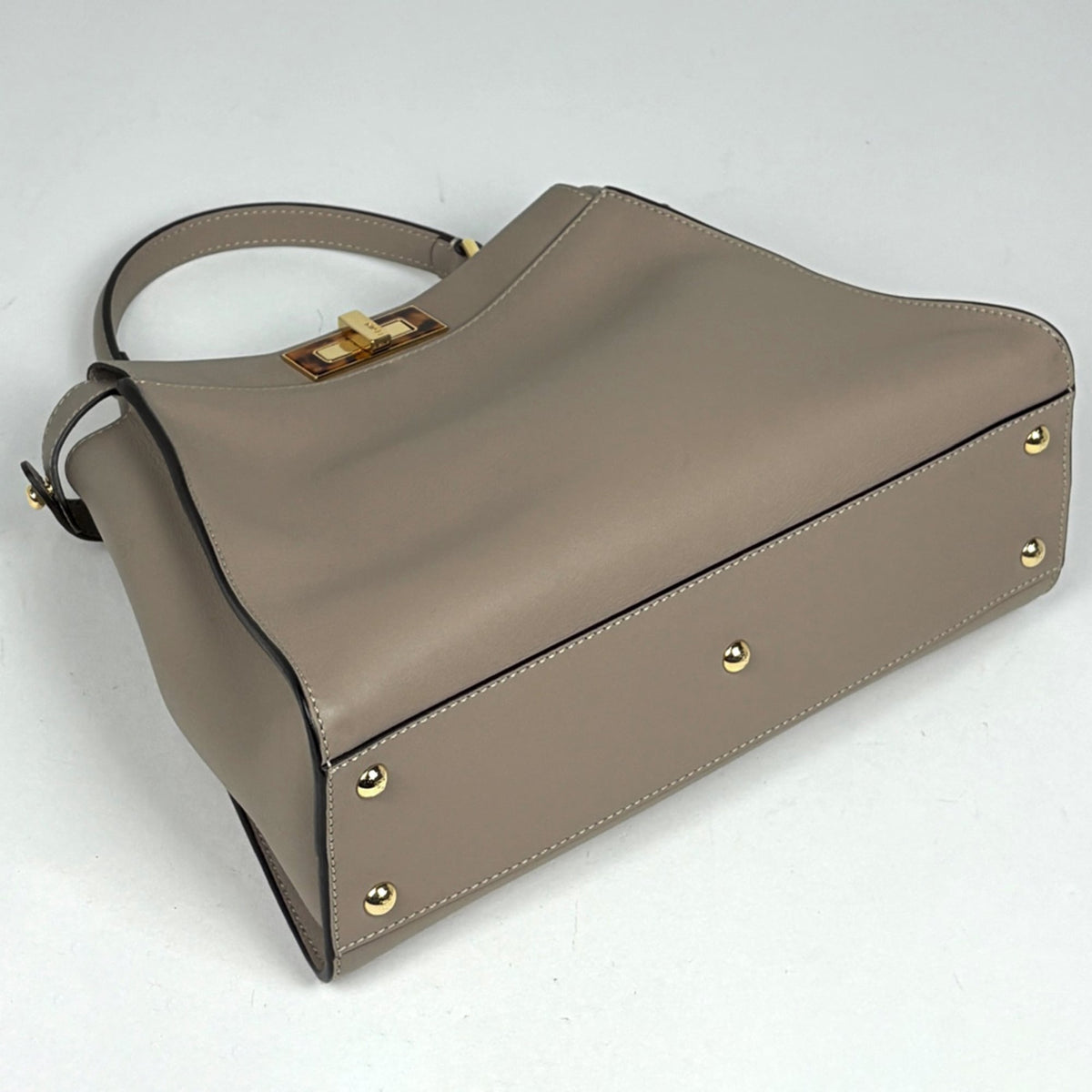 Fendi Beige Leather Handbag (Pre-Owned)