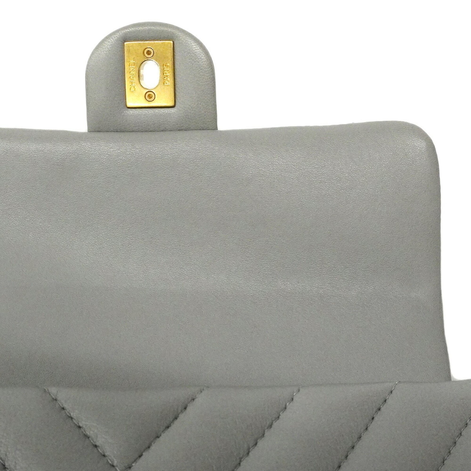 Chanel Gray Leather Shoulder Bag (Pre-Owned)