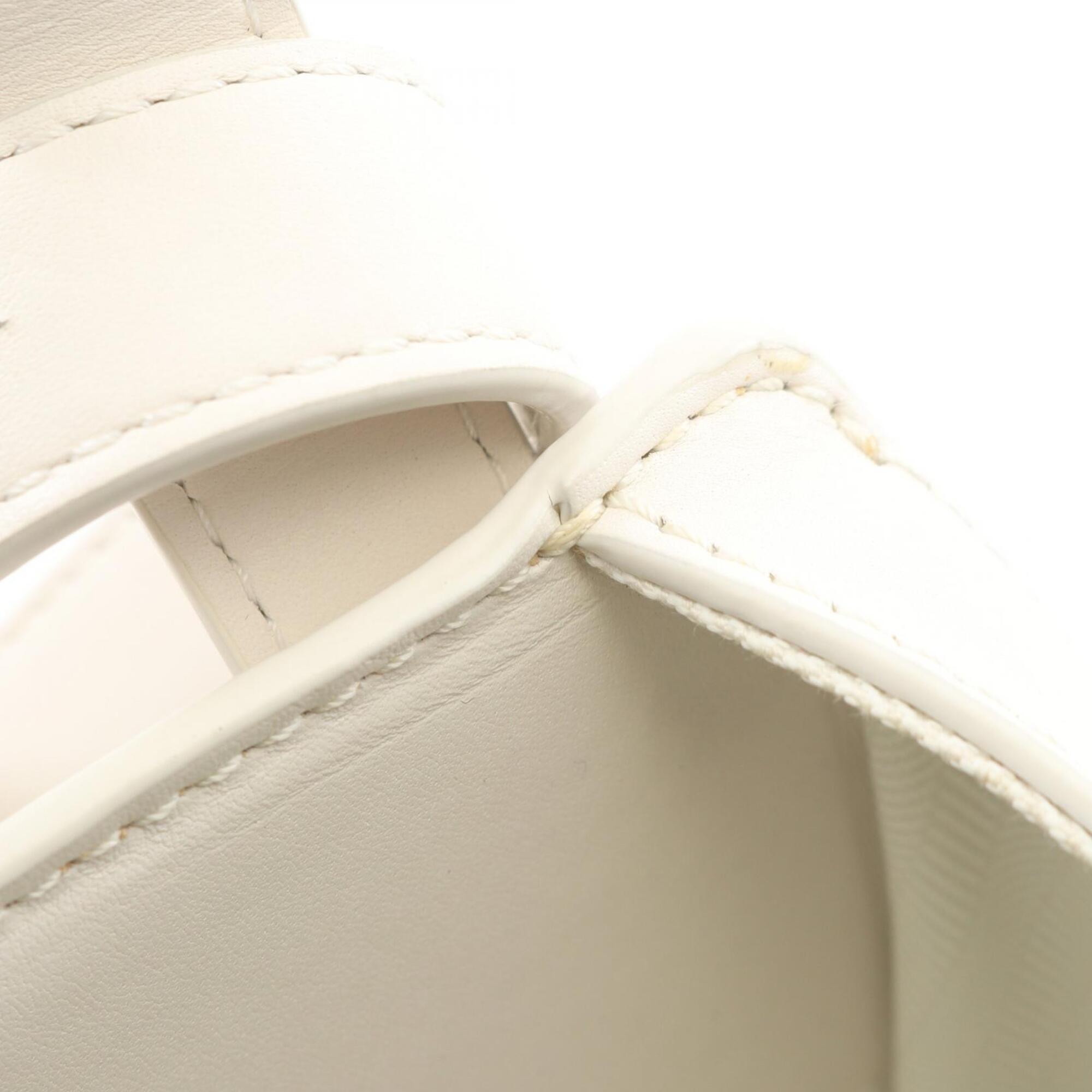 Loewe White Leather Handbag (Pre-Owned)
