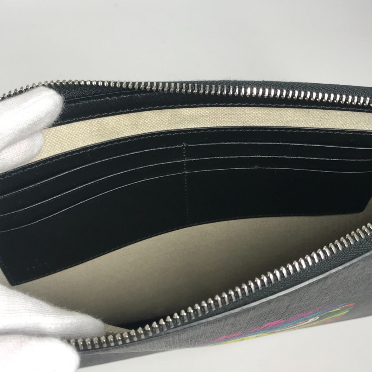 Gucci Black Multi-Color Gg Supreme Clutch Bag Pouch (Pre-Owned)