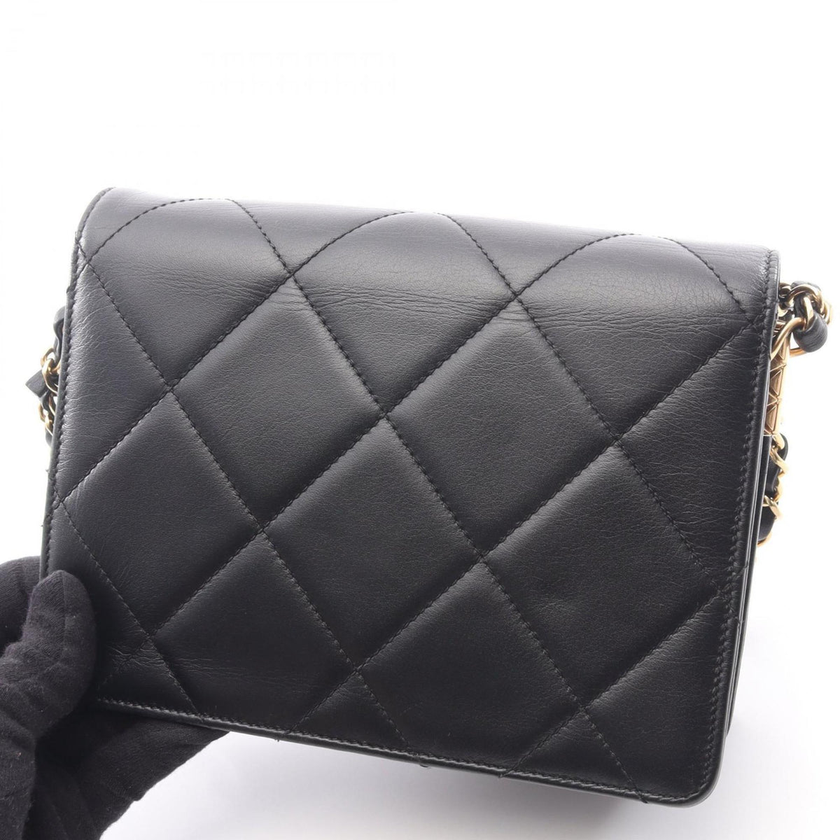 Chanel Black Leather Shoulder Bag (Pre-Owned)