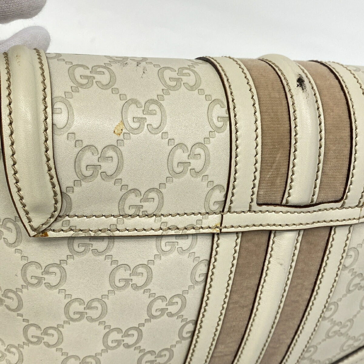Gucci Ivory Leather Shoulder Bag (Pre-Owned)