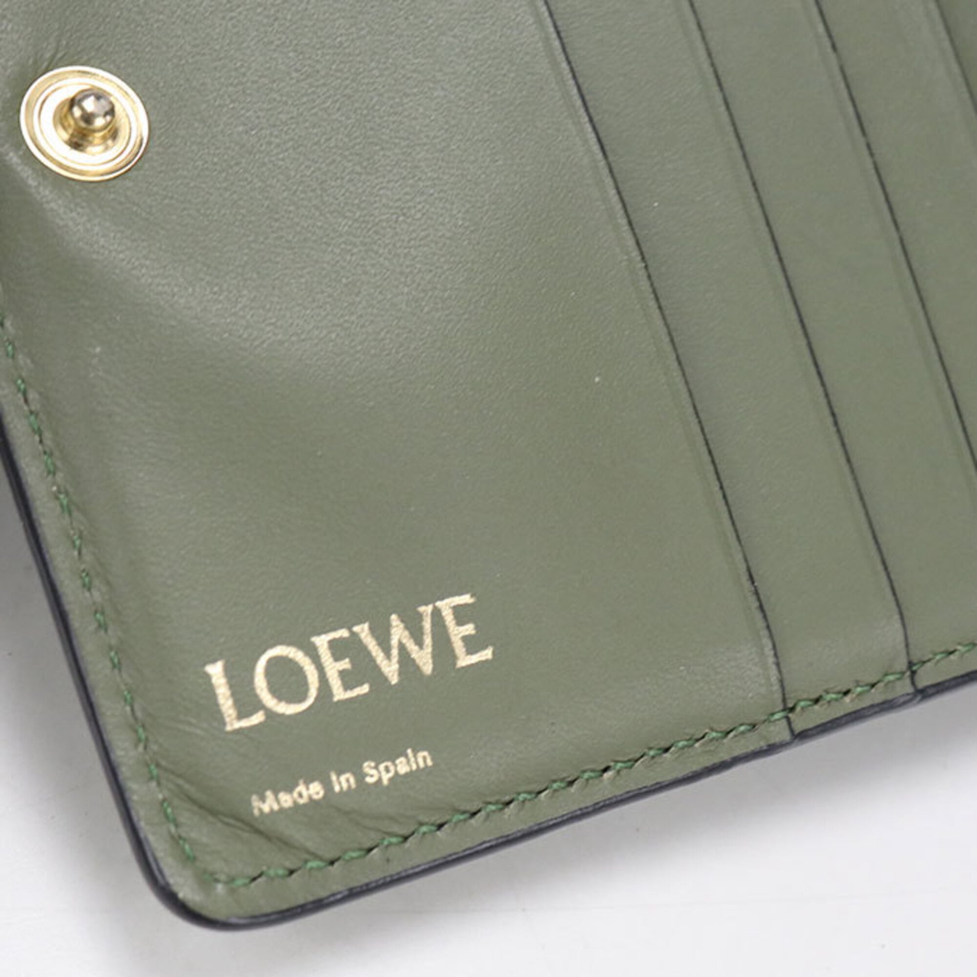 Loewe Green Leather Wallet (Bi-Fold) (Pre-Owned)