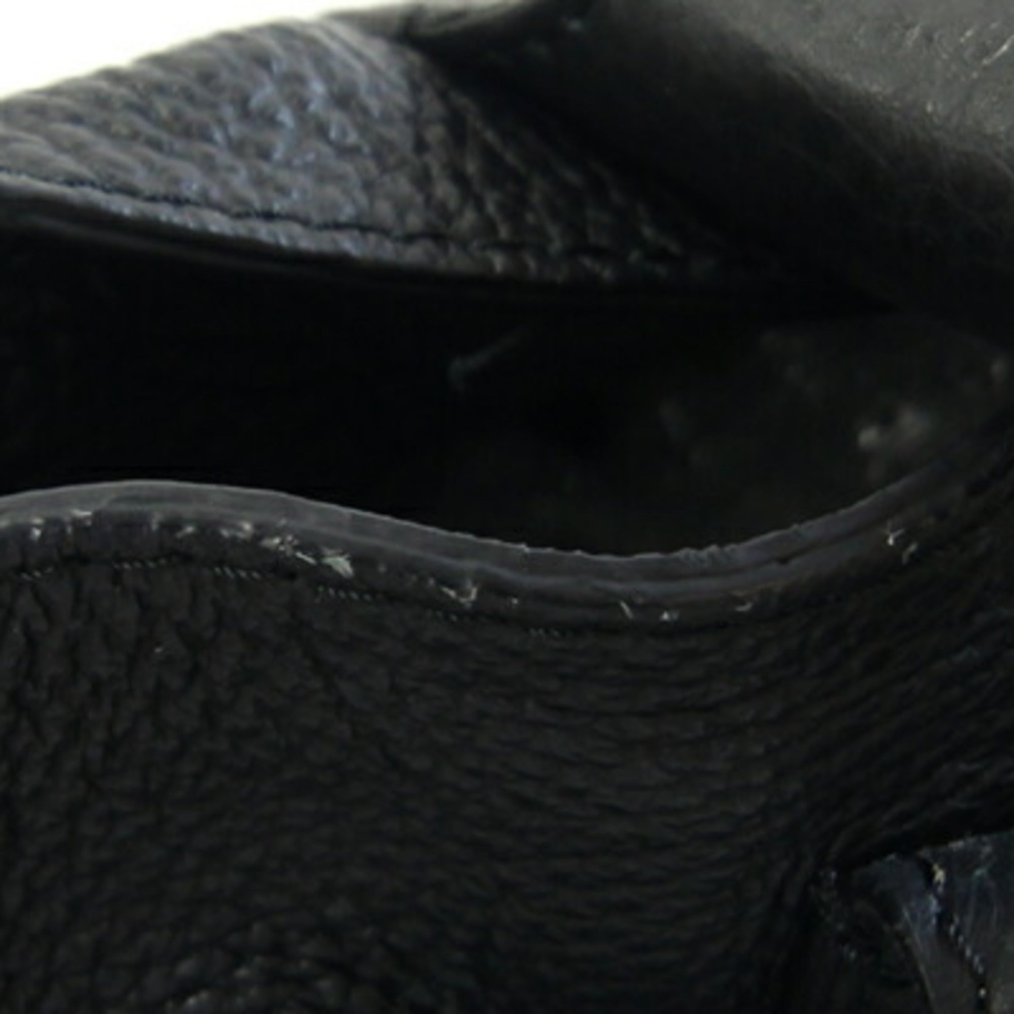 Melo Black Leather Handbag Pouch Shoulder Bag (Pre-Owned)