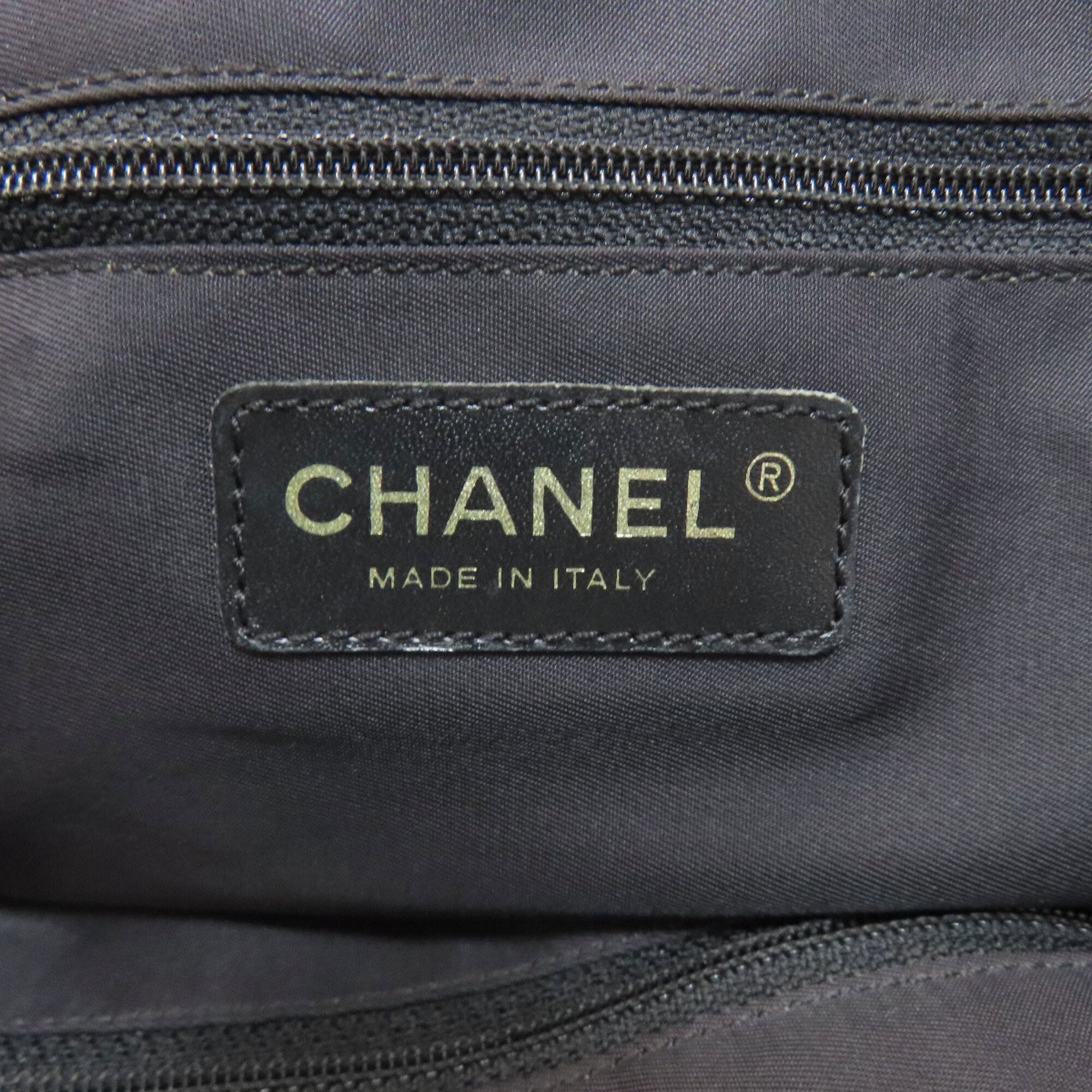 Chanel Black Nylon Tote Bag (Pre-Owned)