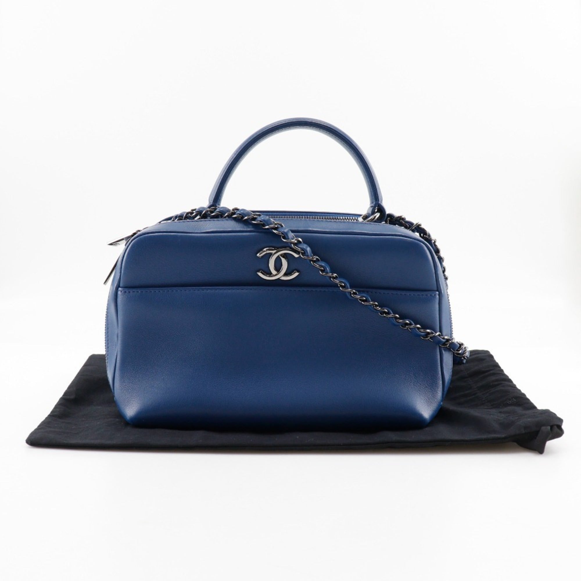 Chanel Blue Leather Handbag (Pre-Owned)