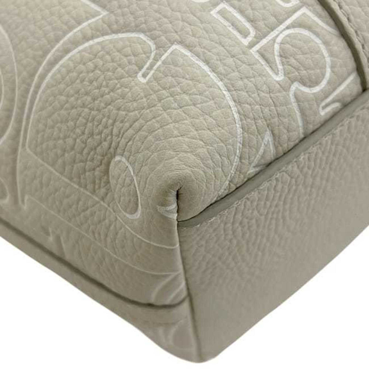Christian Dior Beige Leather Handbag (Pre-Owned)
