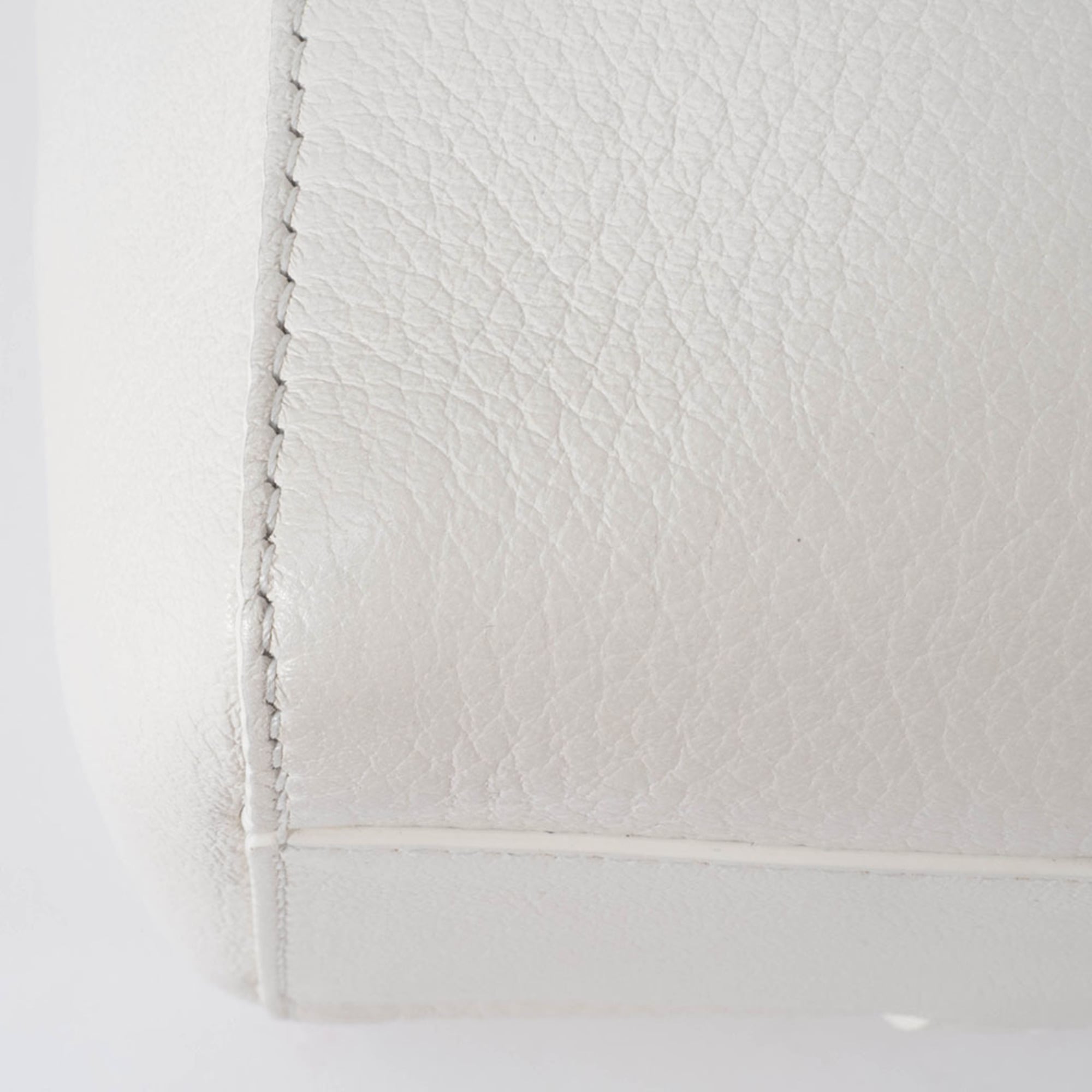 Balenciaga White Leather Shoulder Bag Tote Bag (Pre-Owned)