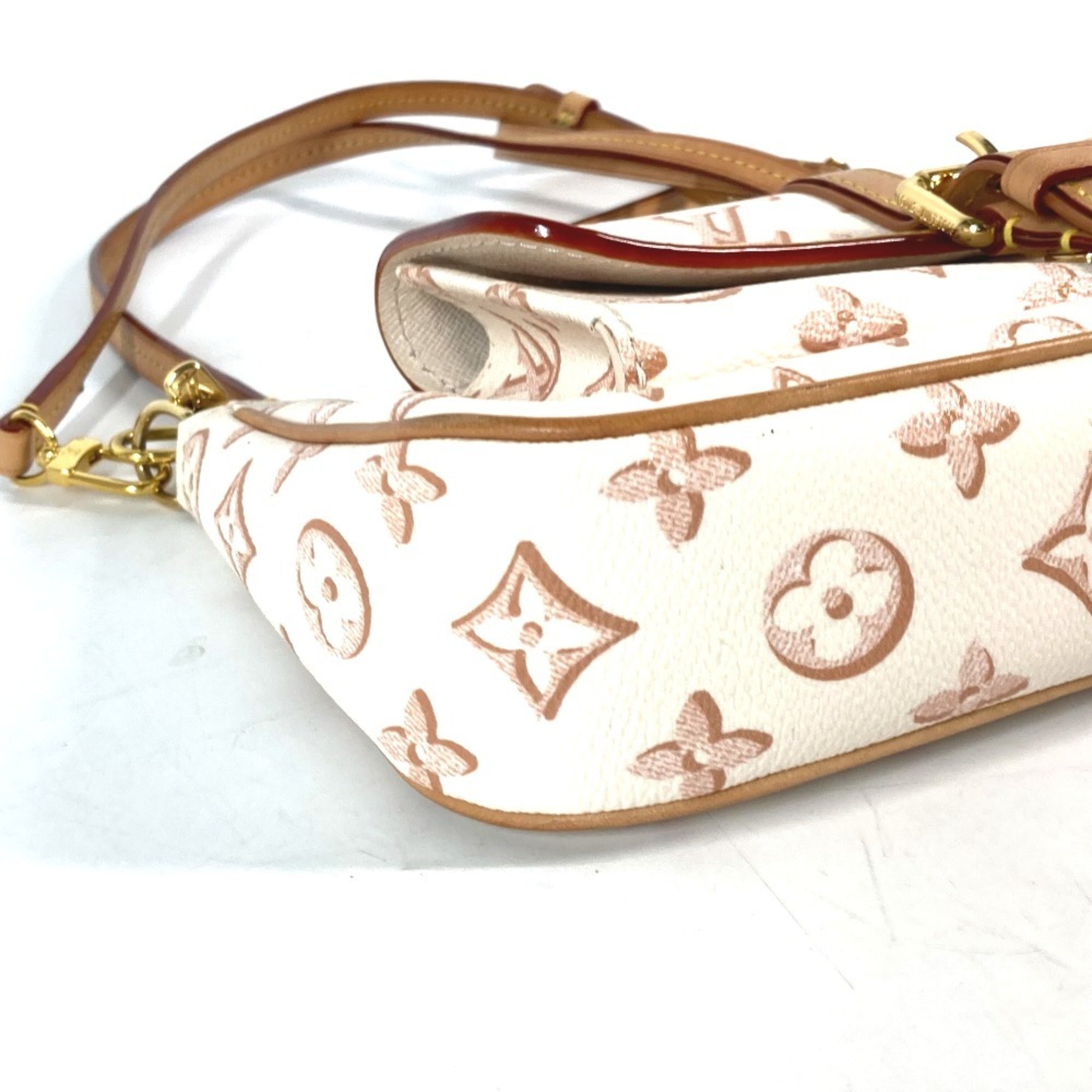 Louis Vuitton Beige Monogram Pochette Shoulder Bag (Pre-Owned)