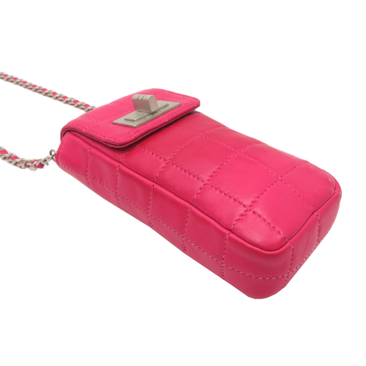 Chanel Pink Leather Shoulder Bag (Pre-Owned)