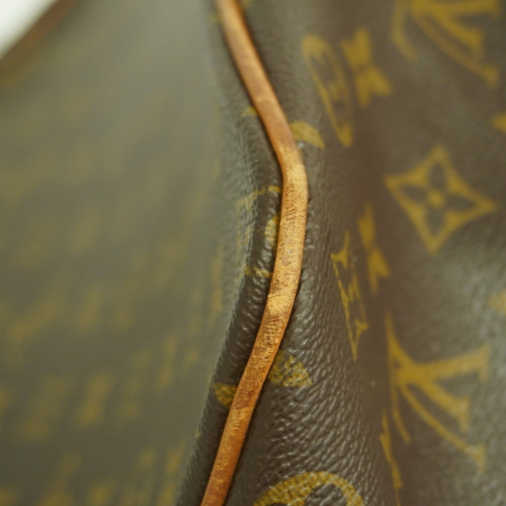 Louis Vuitton Brown Handbag (Pre-Owned)