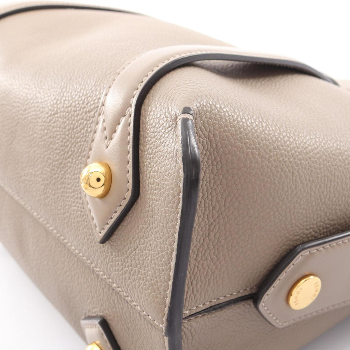 Fendi Beige Leather Handbag (Pre-Owned)